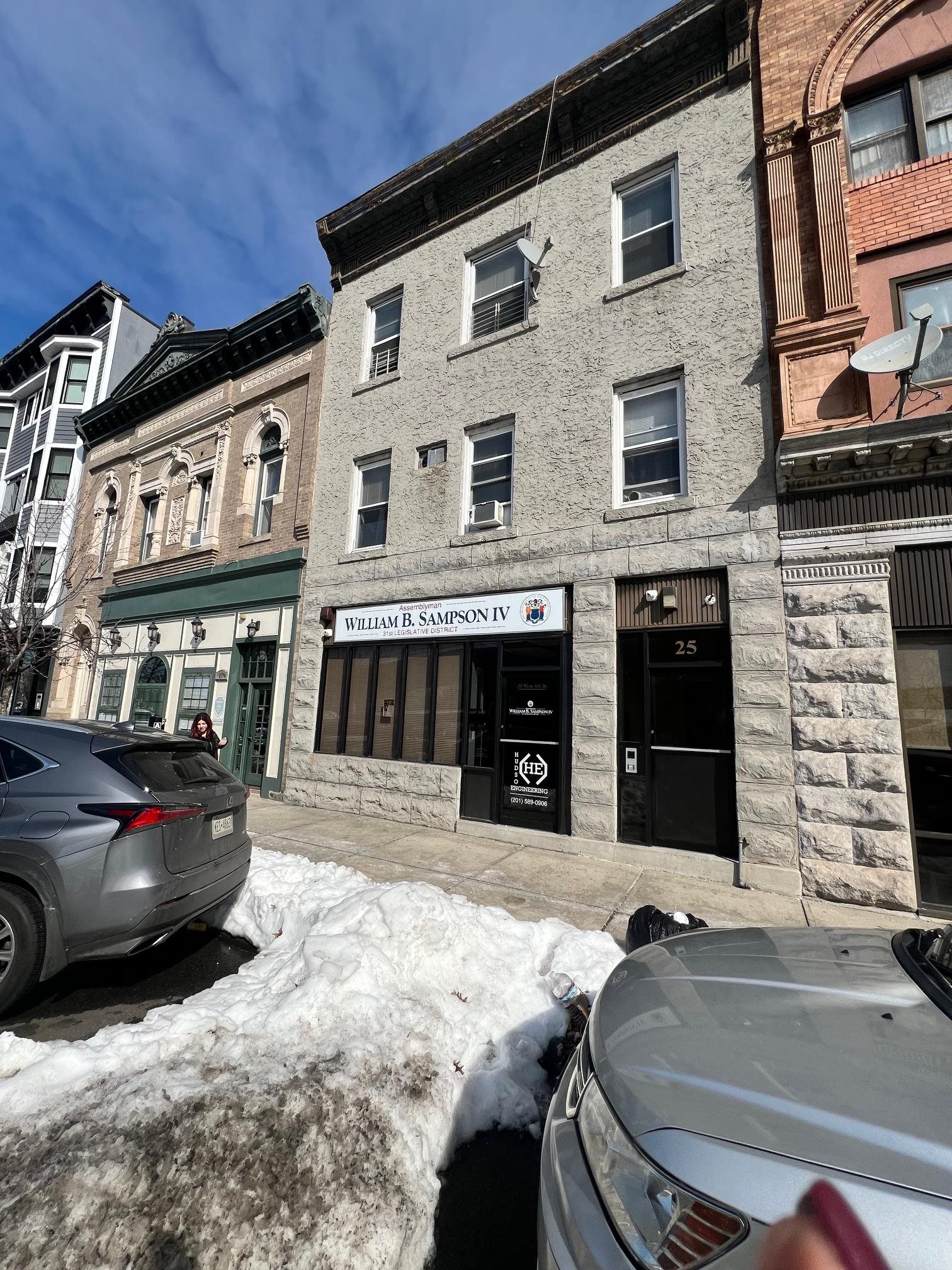 25 West 8TH ST Unit: 2R