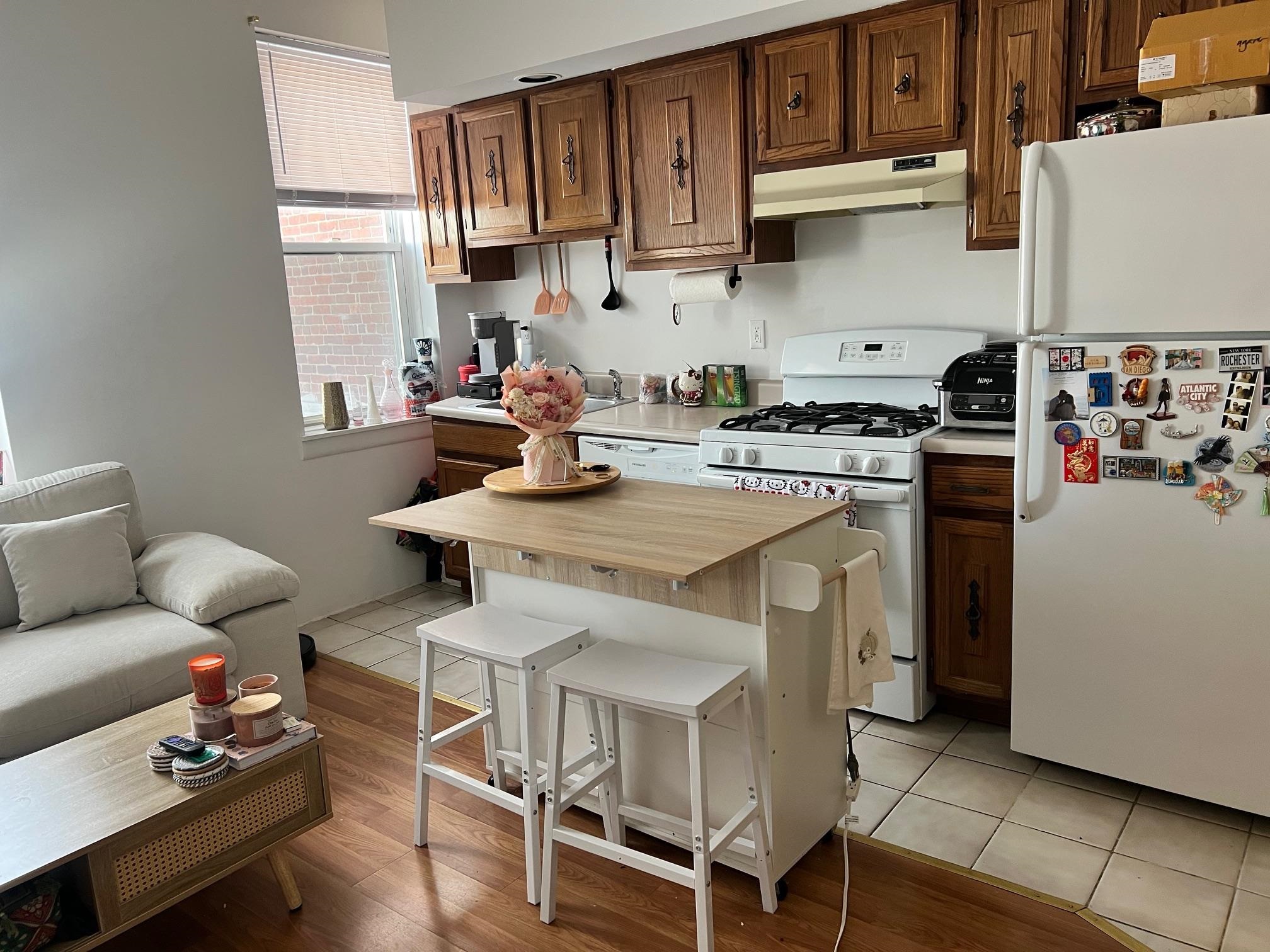 25 West 8TH ST Unit: 2R