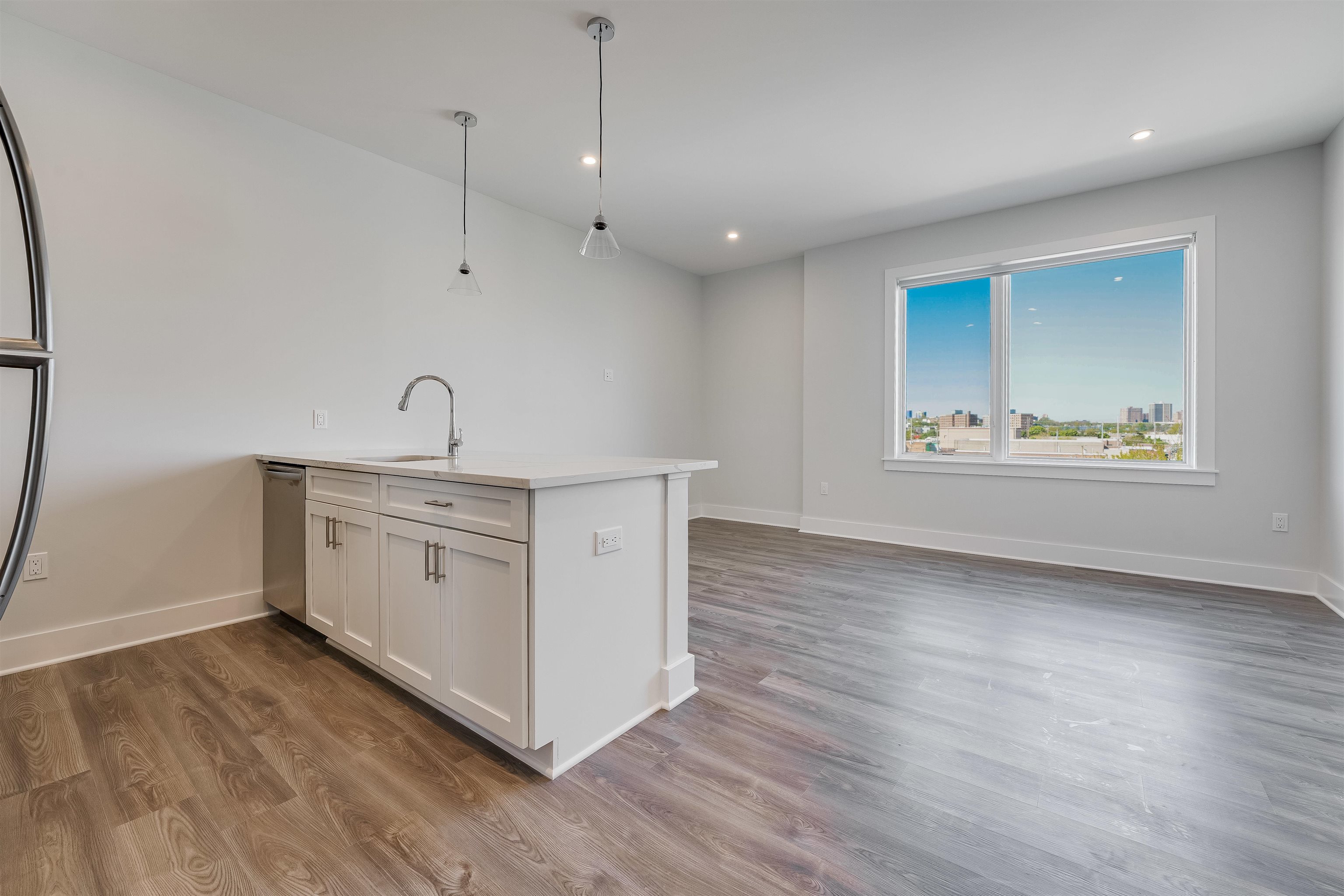 658 GRAND ST Unit: 202