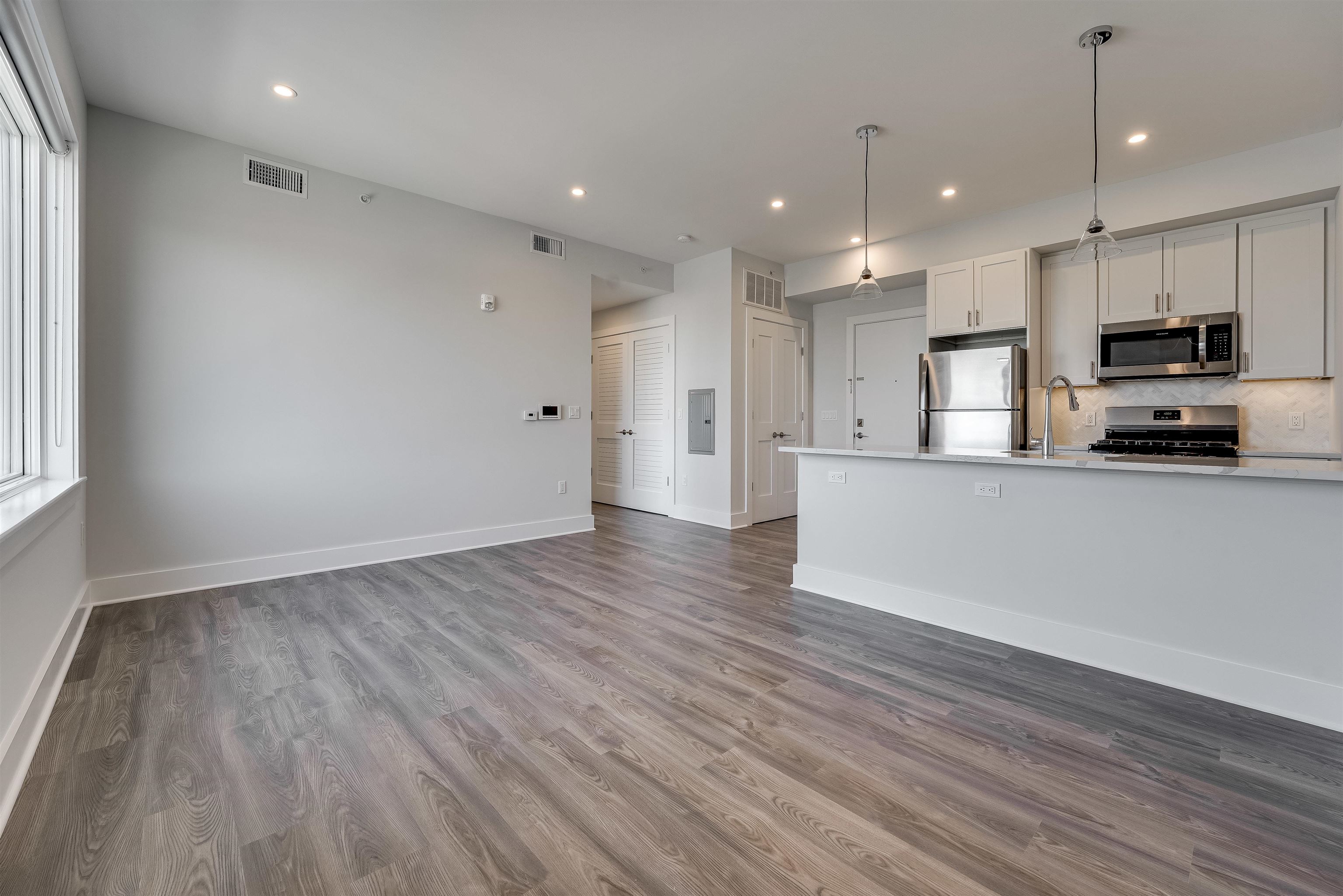 658 GRAND ST Unit: 202