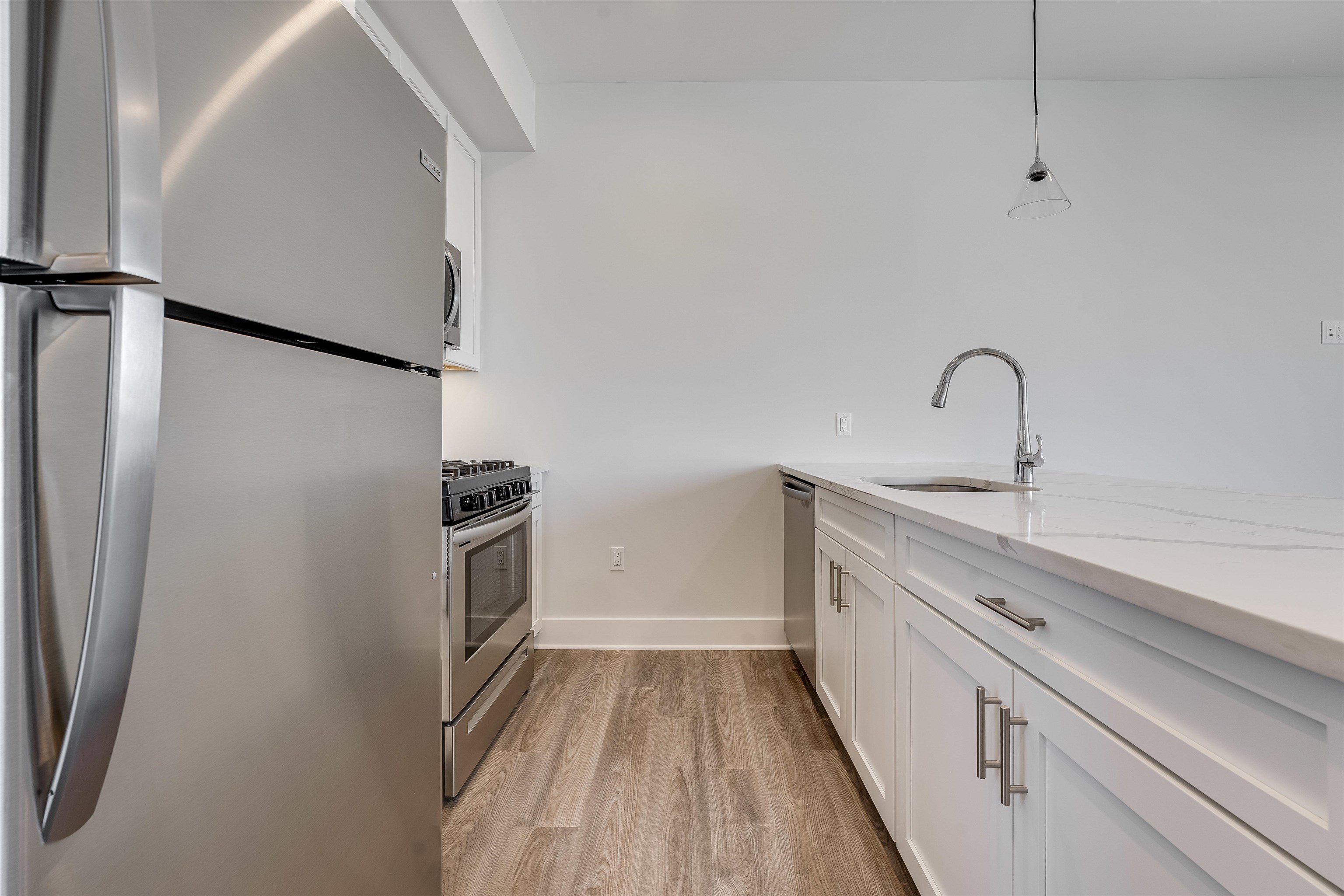 658 GRAND ST Unit: 202