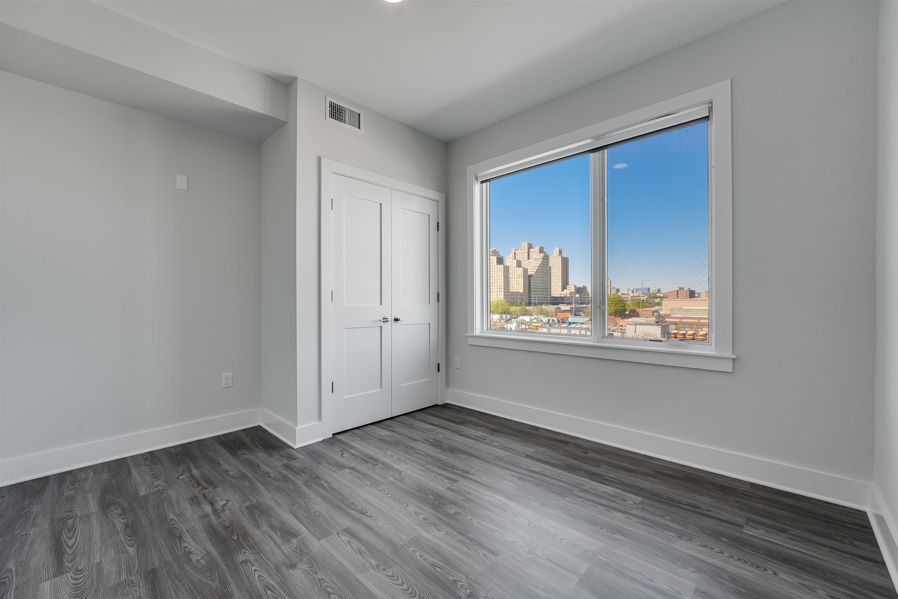 658 GRAND ST Unit: 202