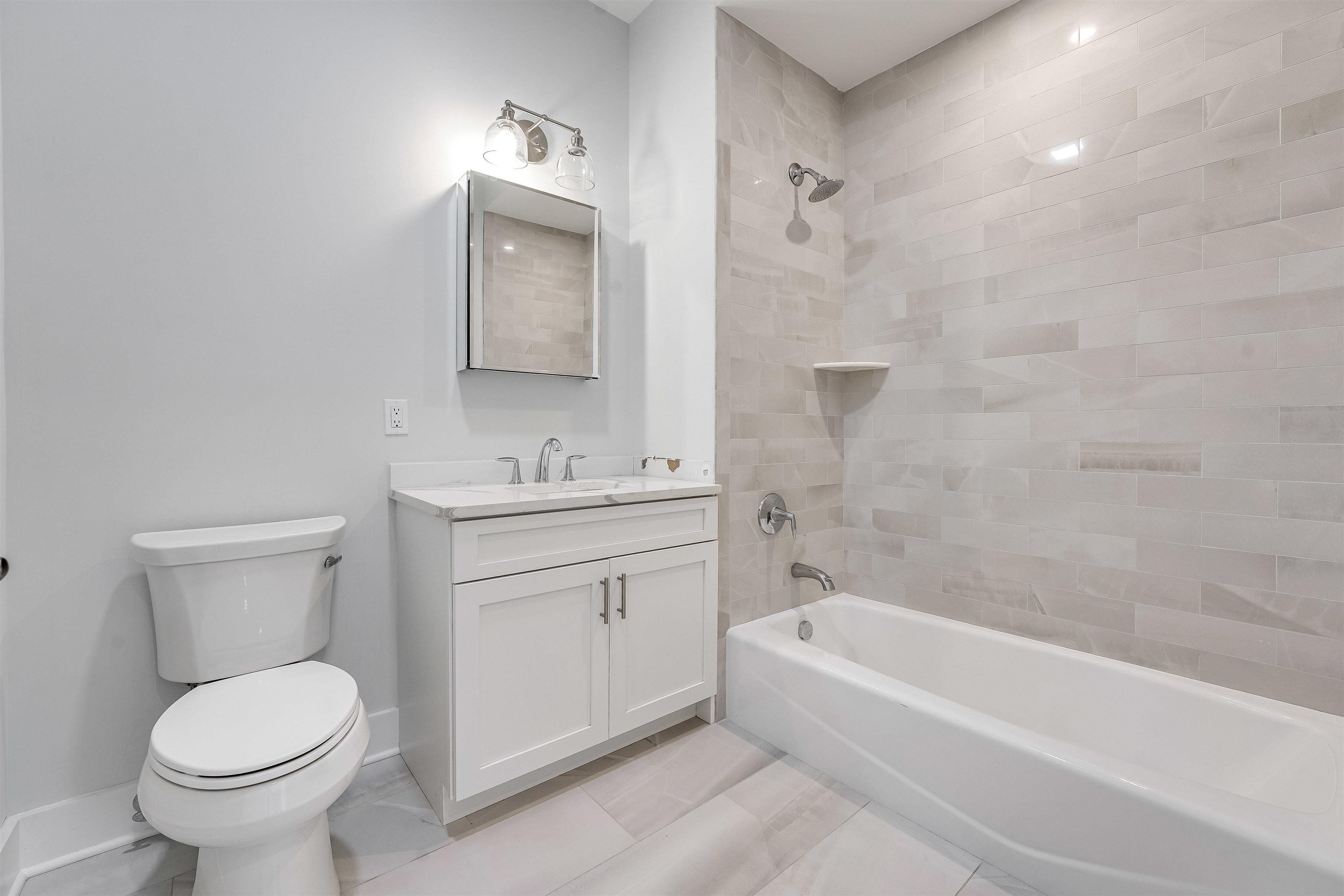 658 GRAND ST Unit: 202