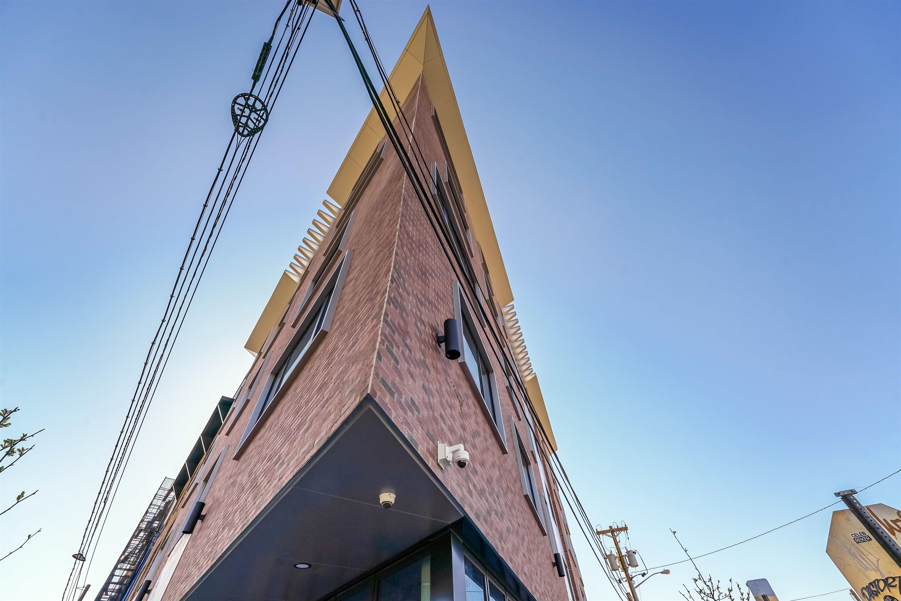 658 GRAND ST Unit: 202