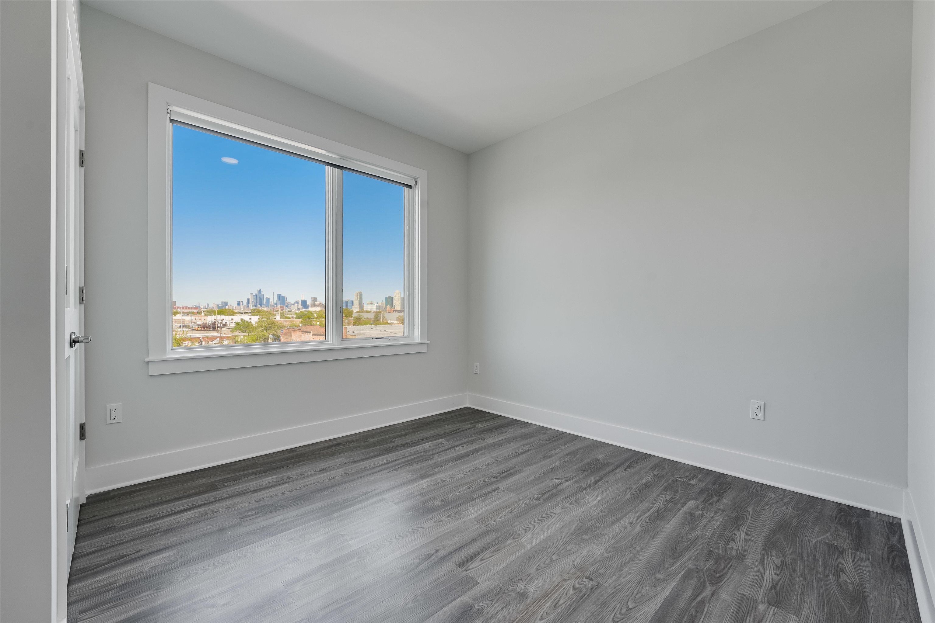 658 GRAND ST Unit: 202