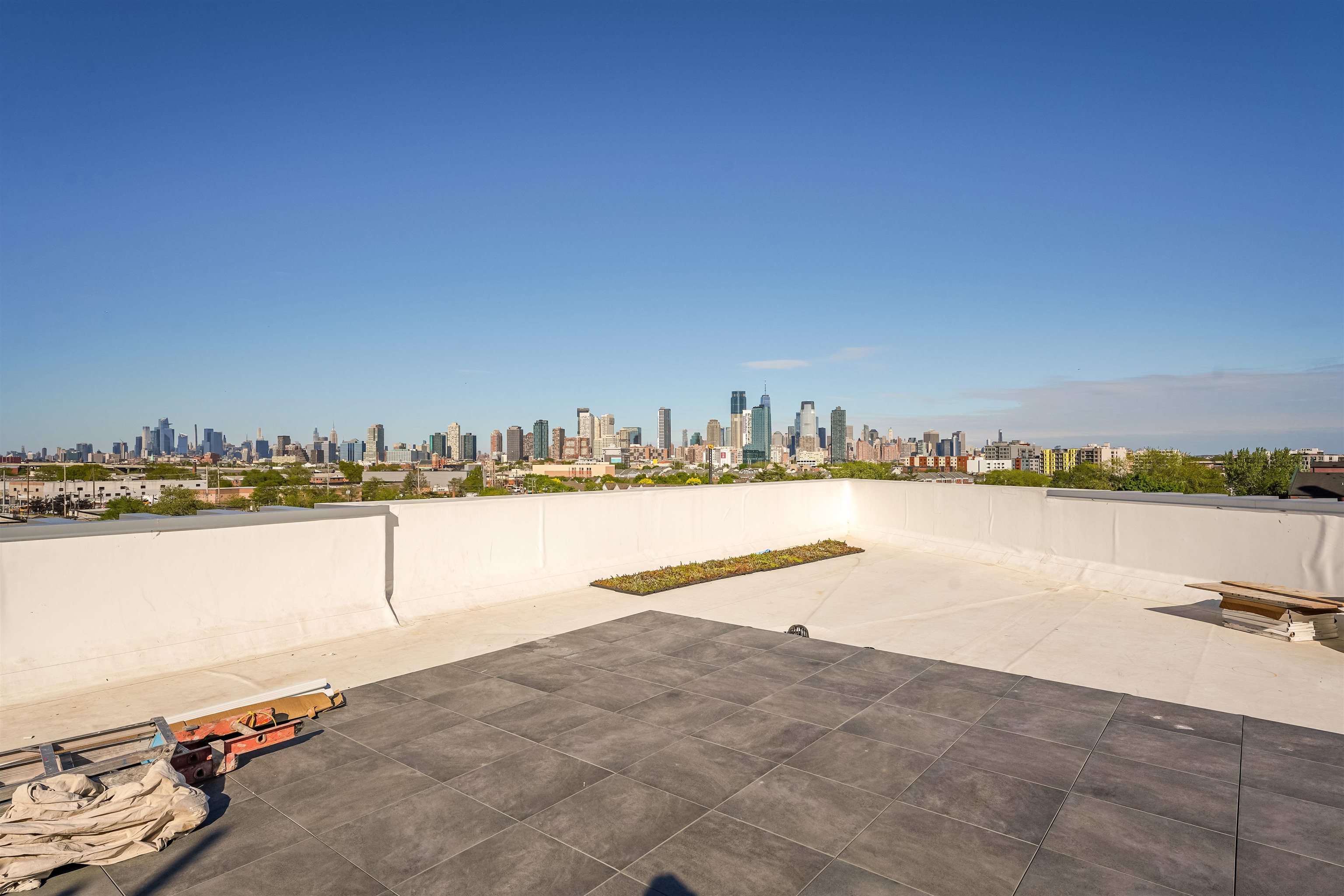 658 GRAND ST Unit: 202