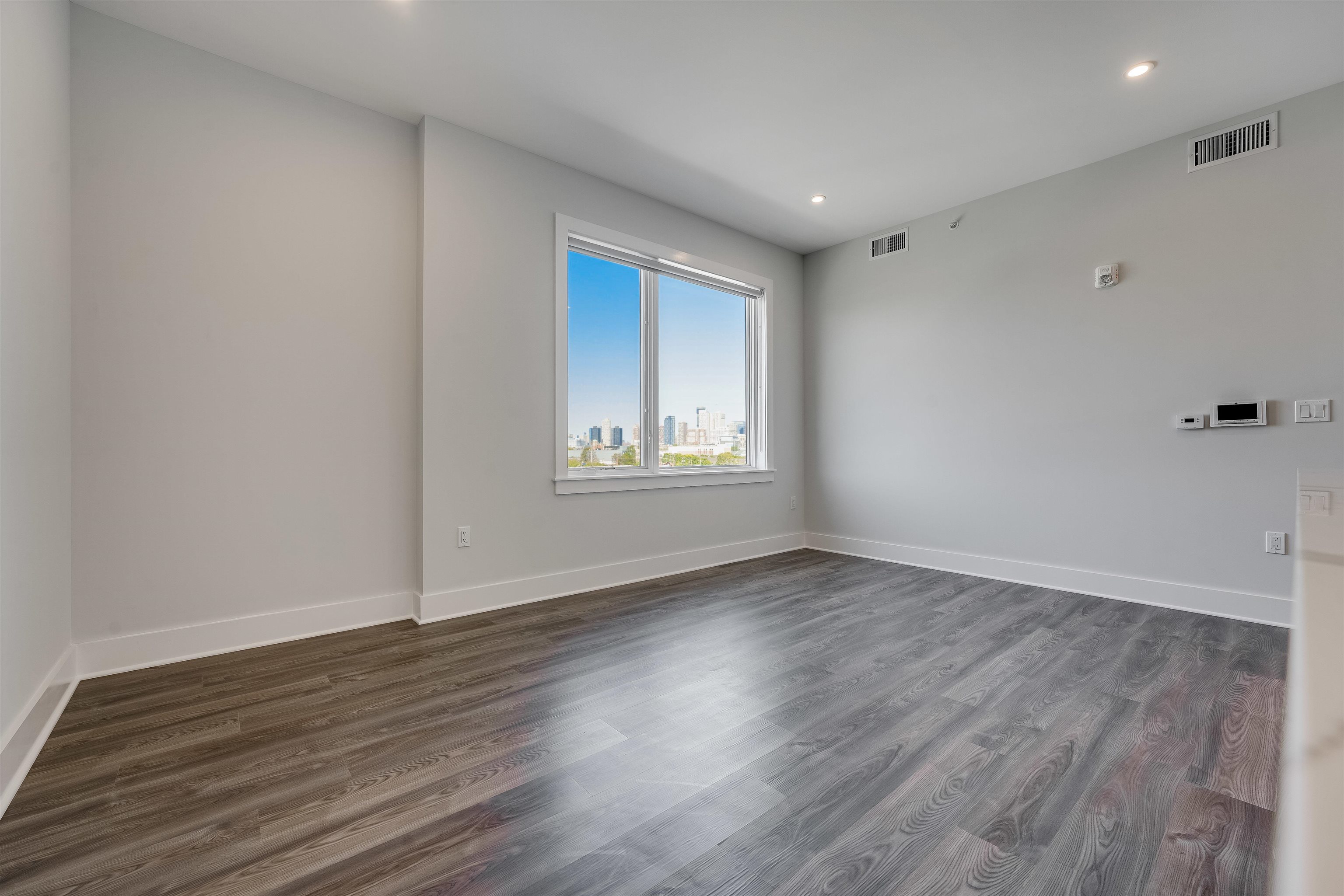 658 GRAND ST Unit: 202