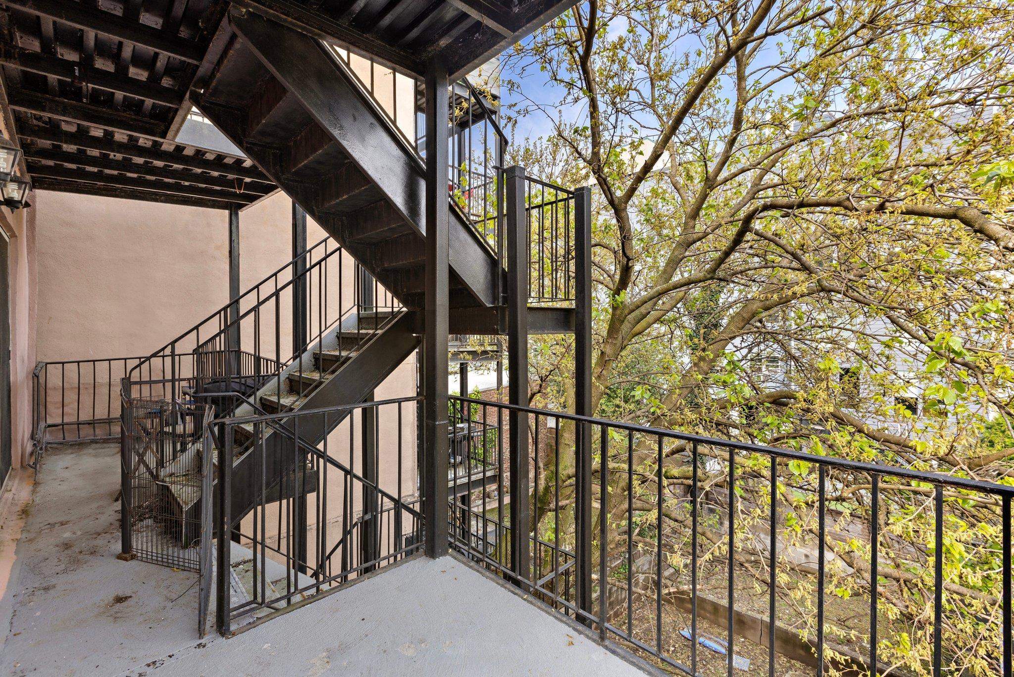 513 MONROE ST Unit: 6