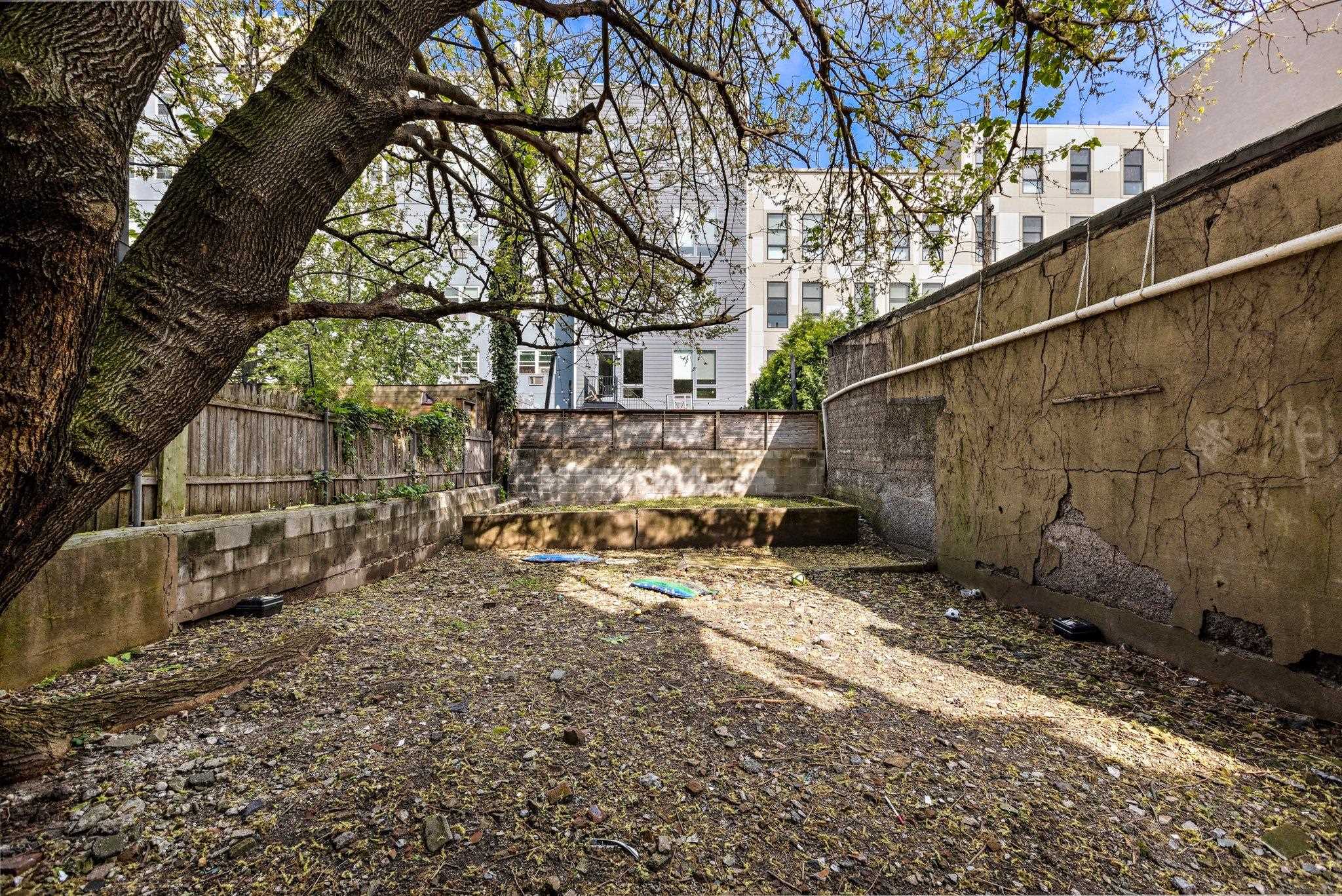 513 MONROE ST Unit: 6