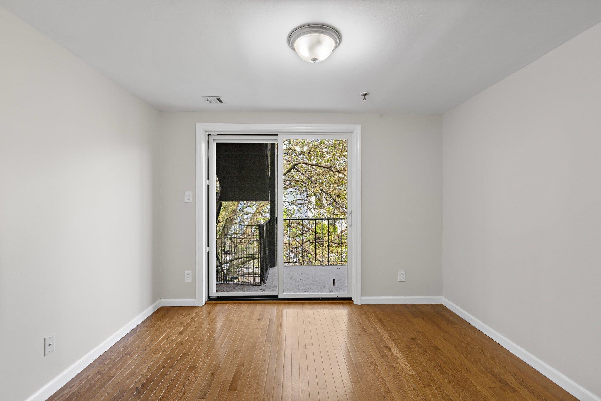 513 MONROE ST Unit: 6