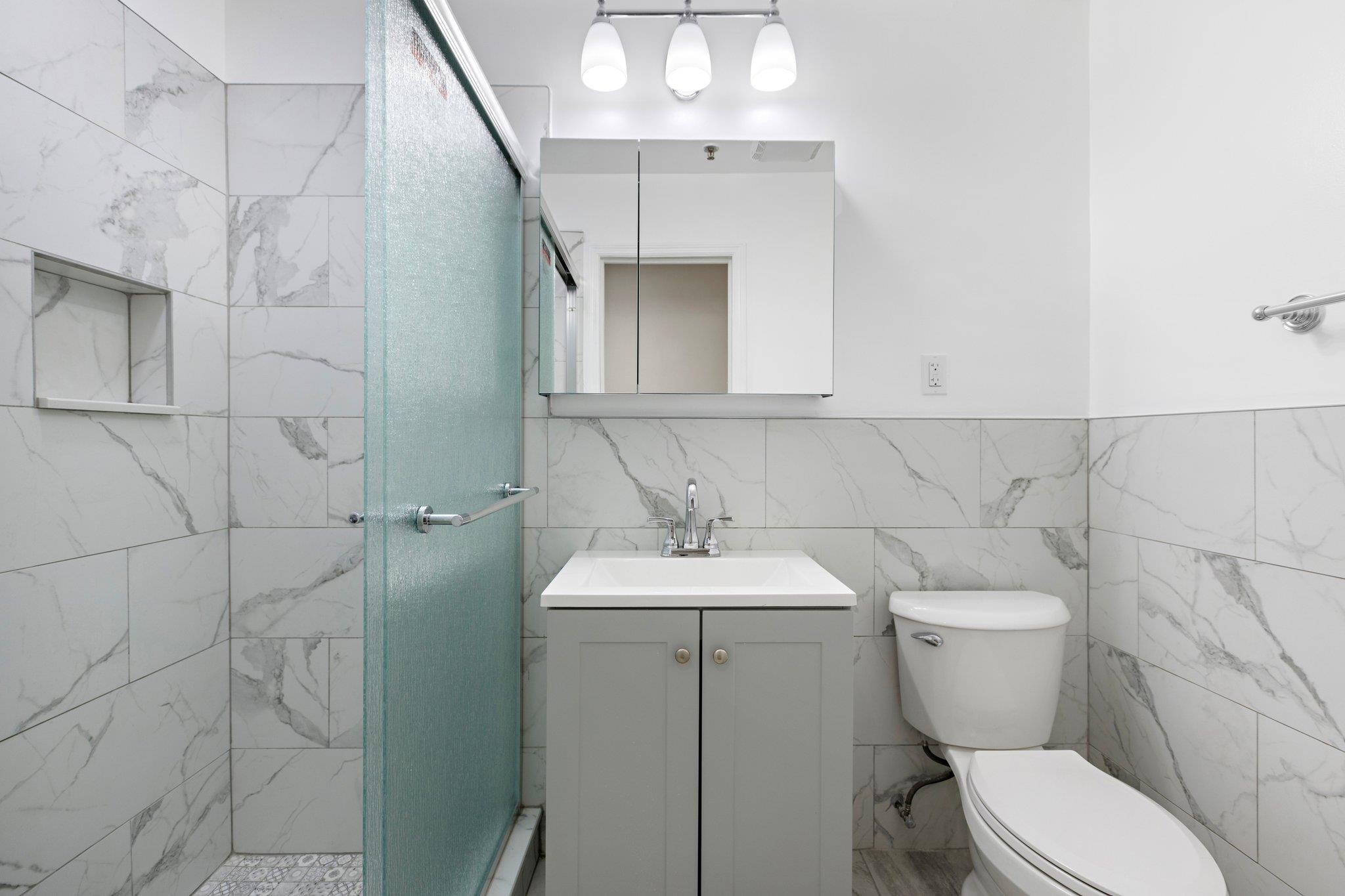 513 MONROE ST Unit: 6