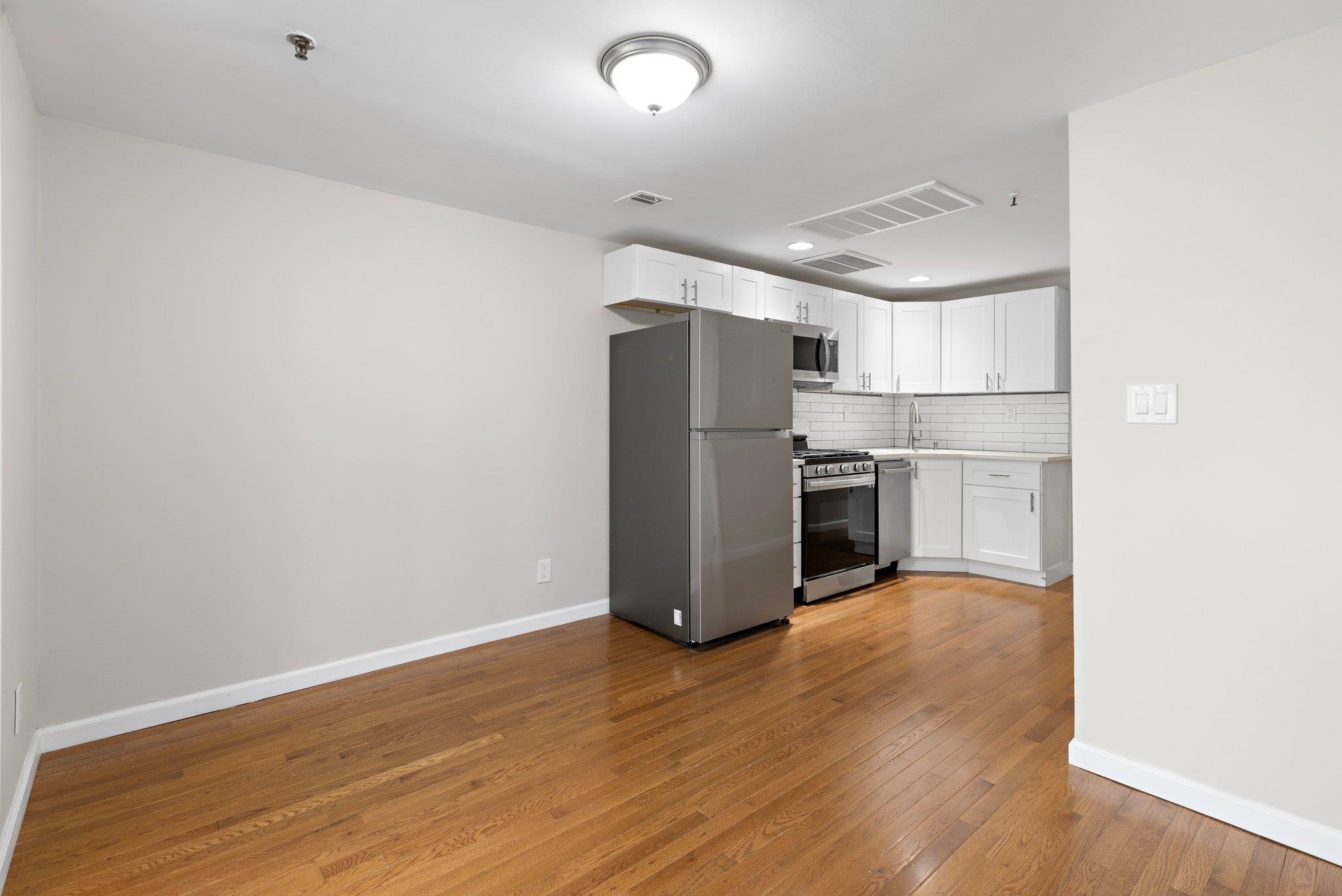 513 MONROE ST Unit: 6