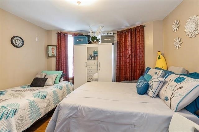 1012 PATERSON PLANK RD Unit: 1st Floor