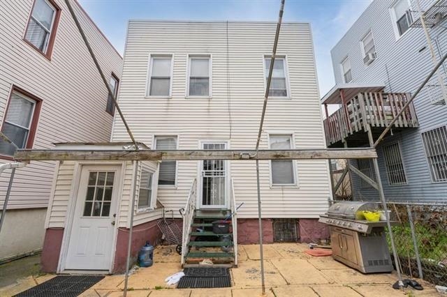 1012 PATERSON PLANK RD Unit: 1st Floor