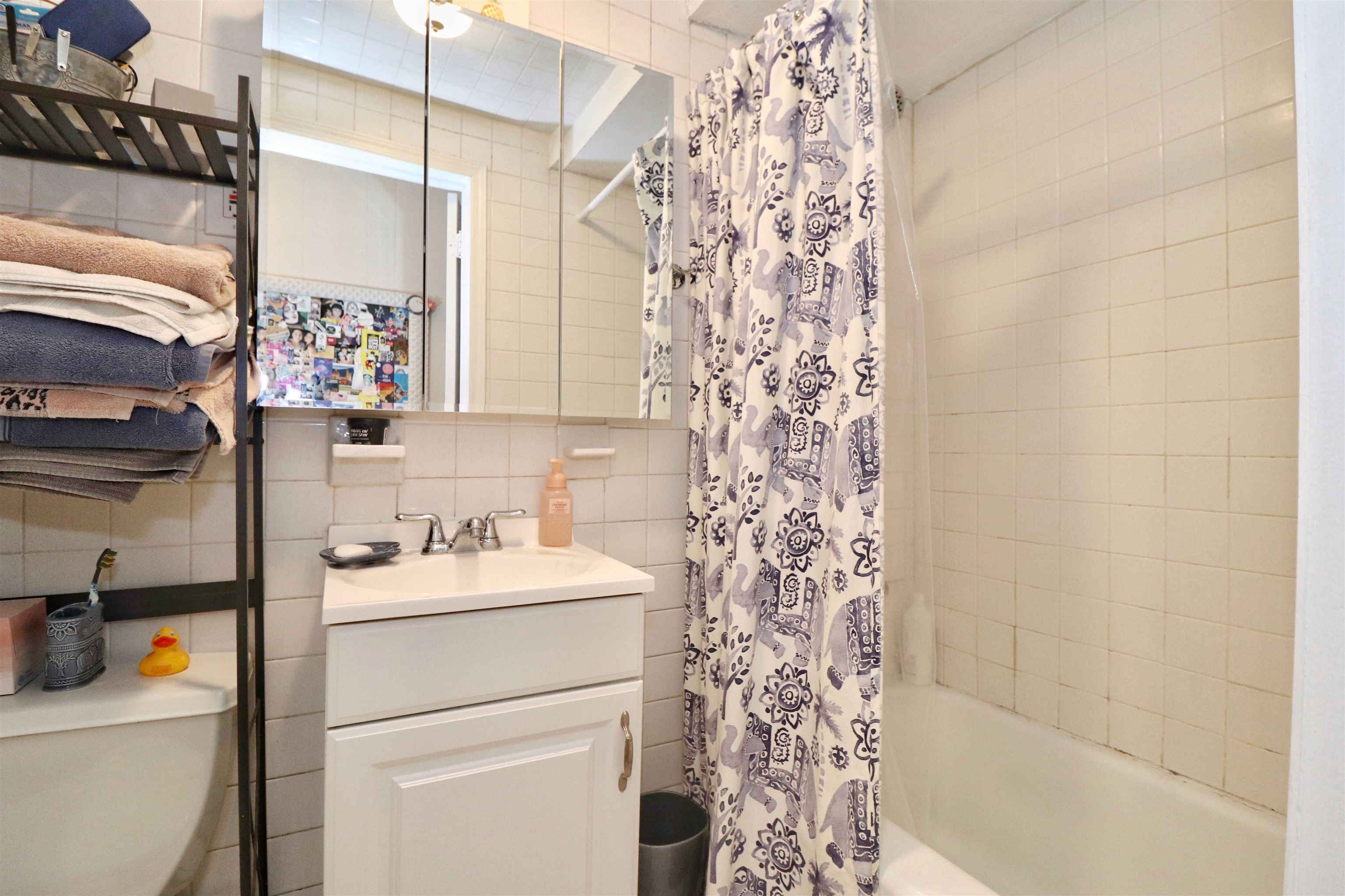 704 WASHINGTON ST Unit: 2