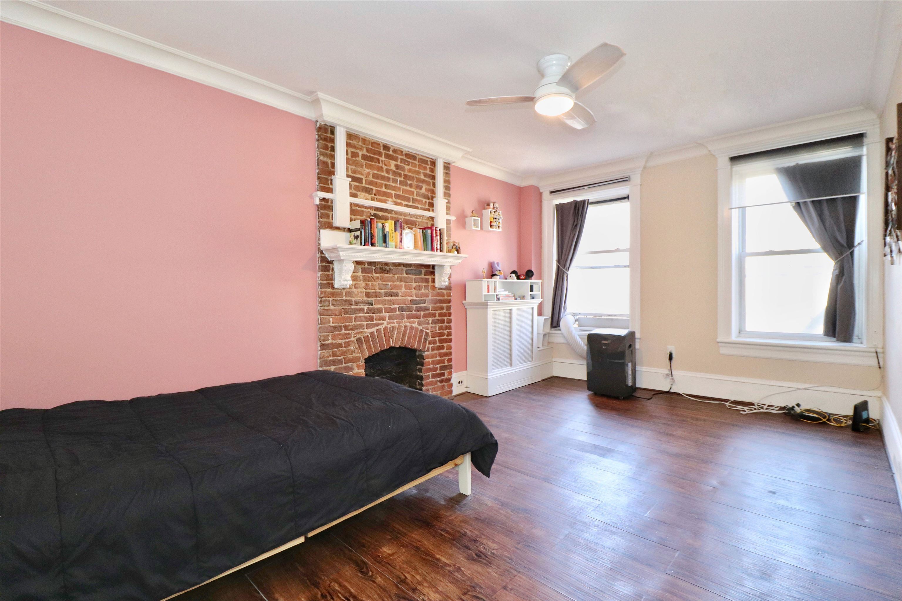 704 WASHINGTON ST Unit: 2