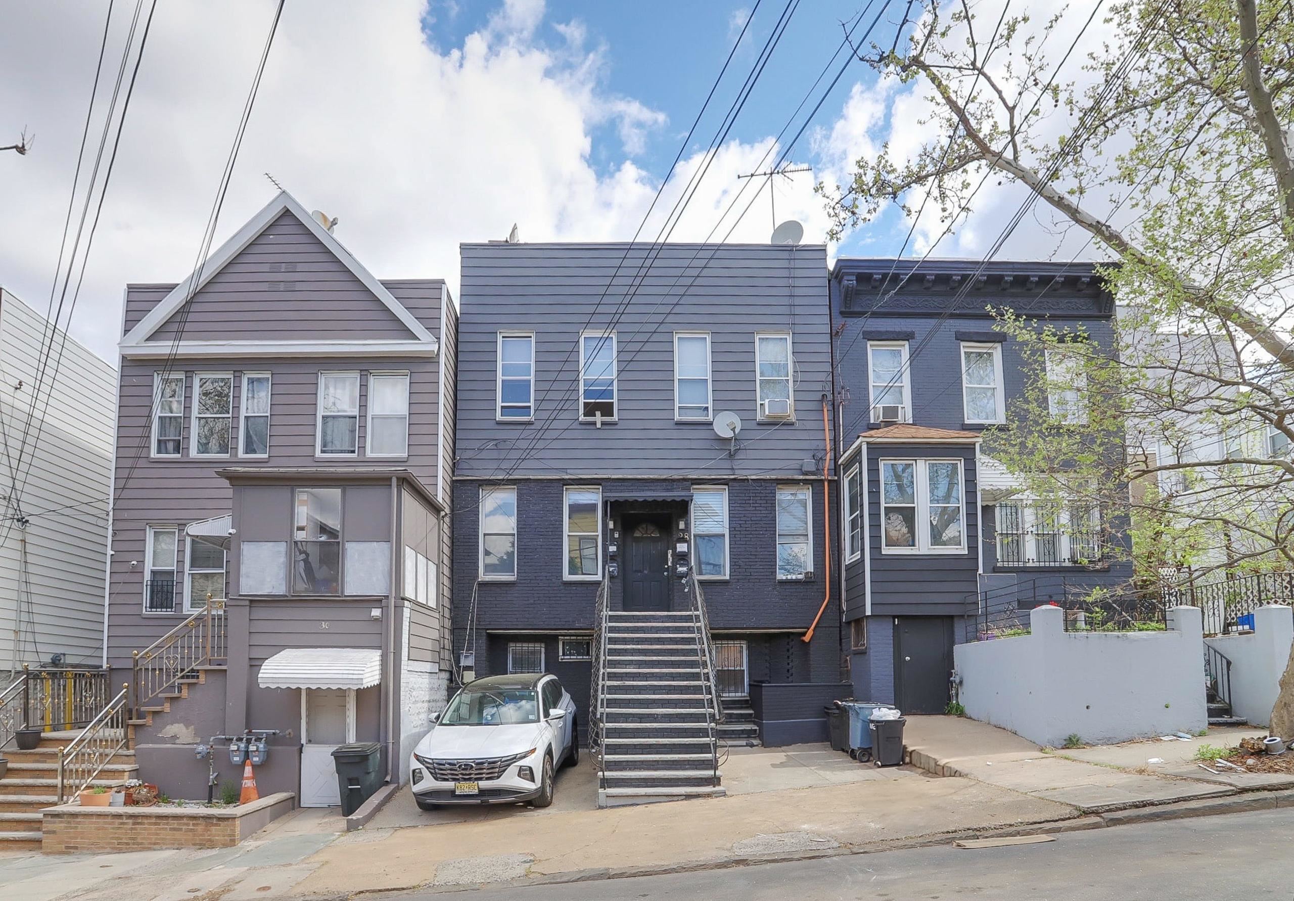 28 SPRUCE ST Unit: 2L