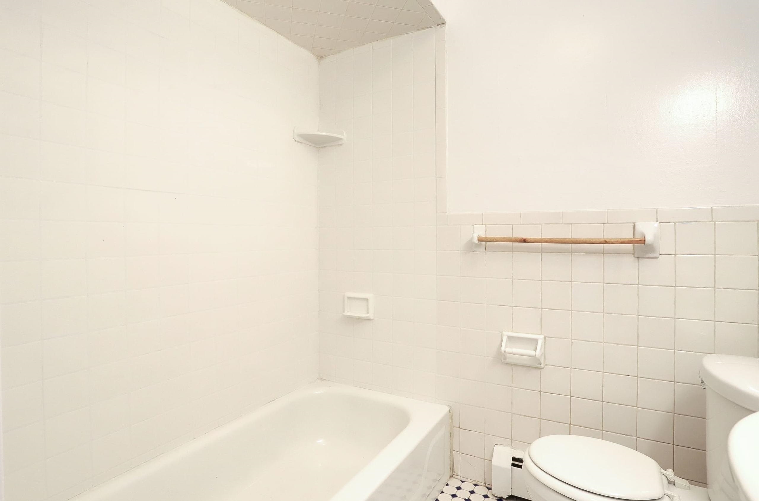 28 SPRUCE ST Unit: 2L