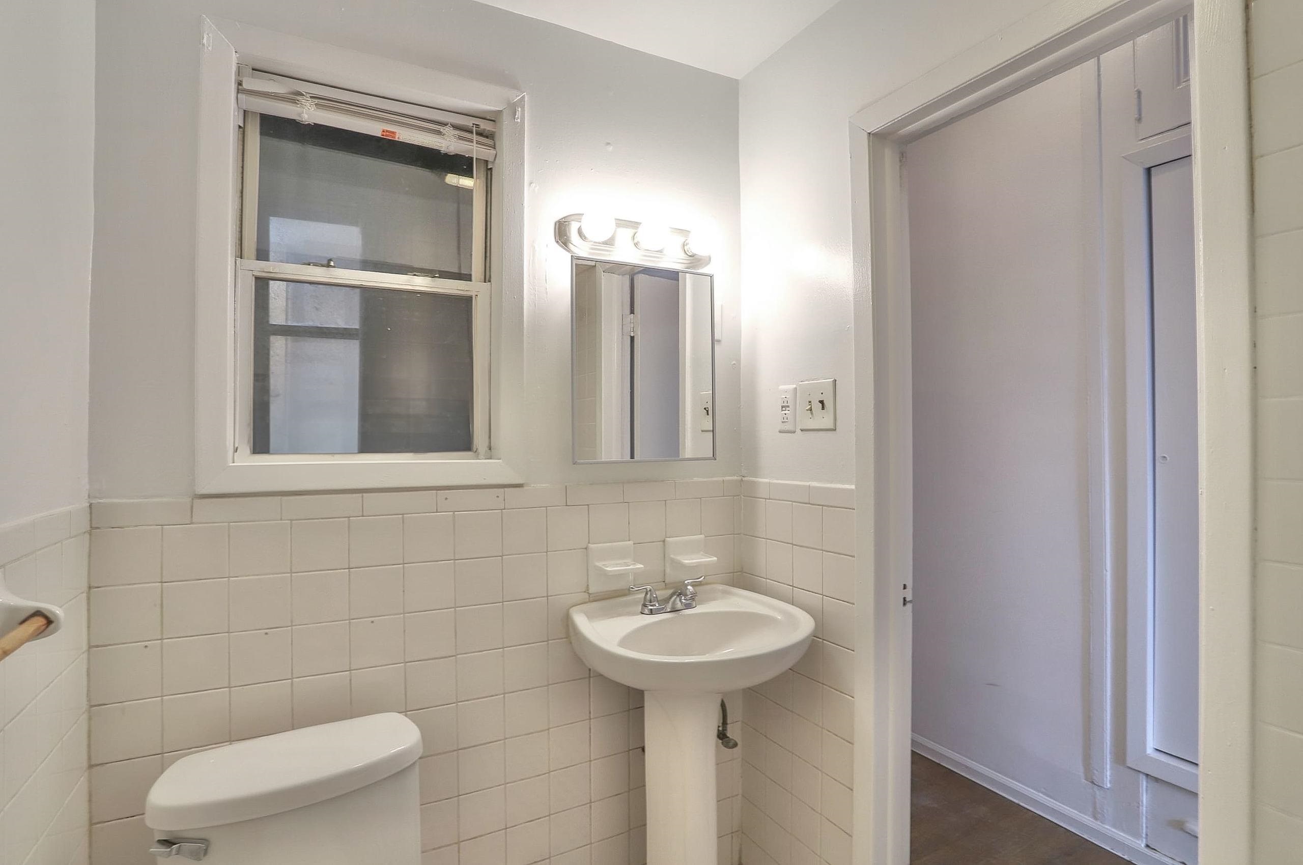 28 SPRUCE ST Unit: 2L