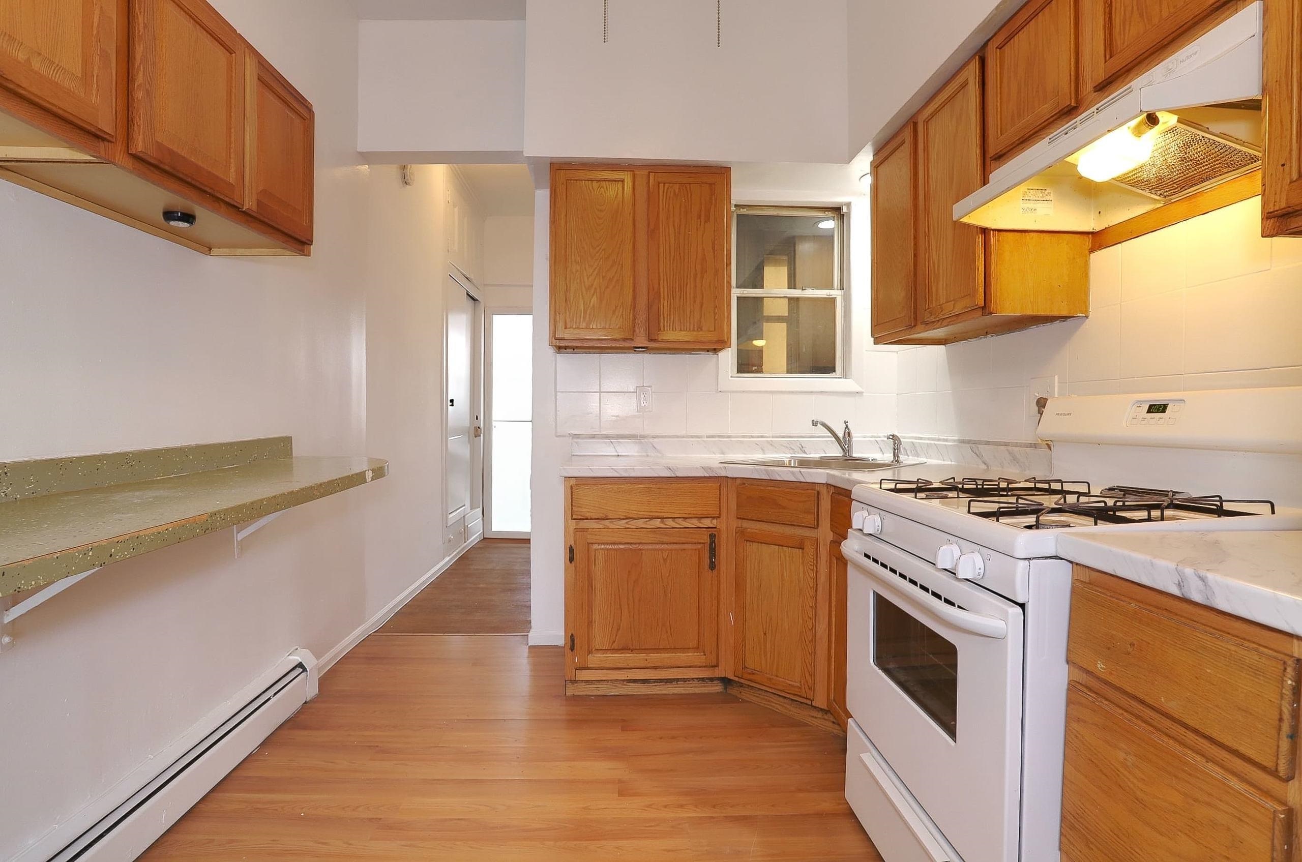 28 SPRUCE ST Unit: 2L