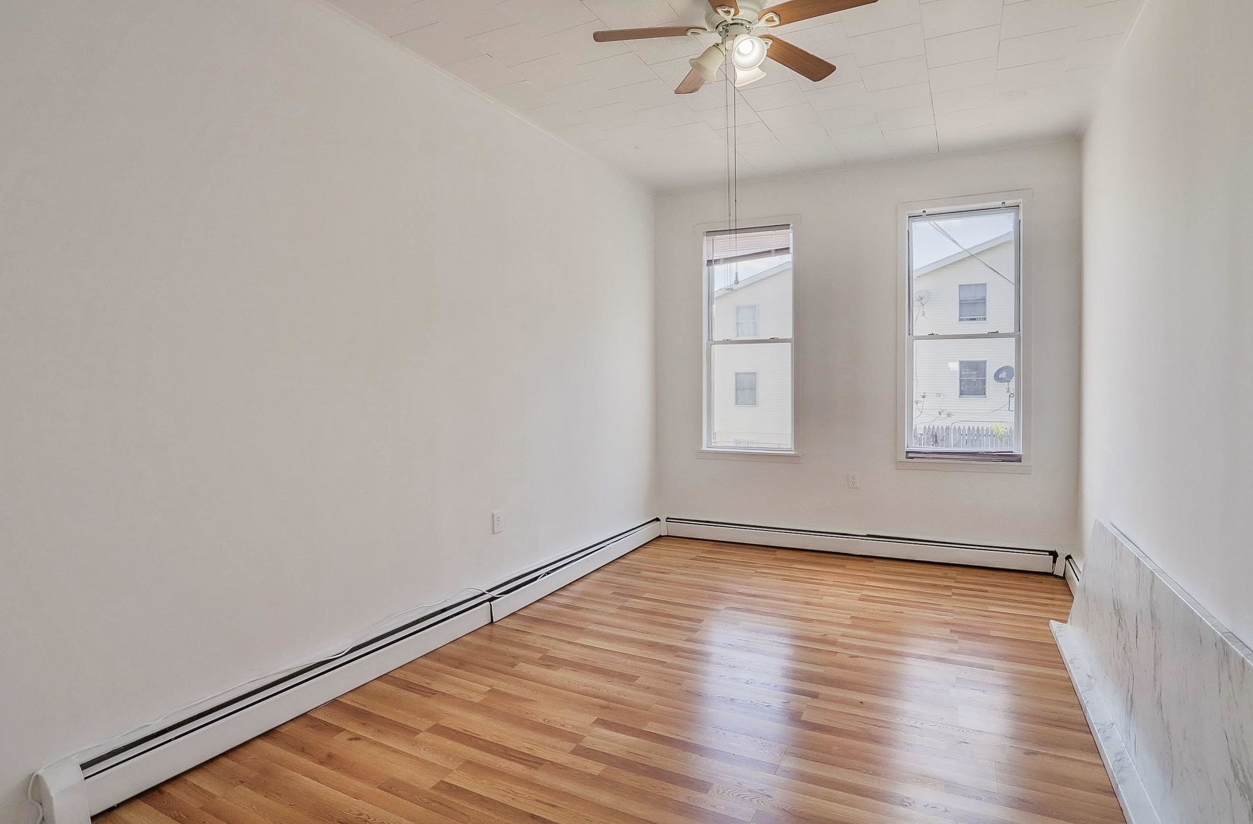 28 SPRUCE ST Unit: 2L