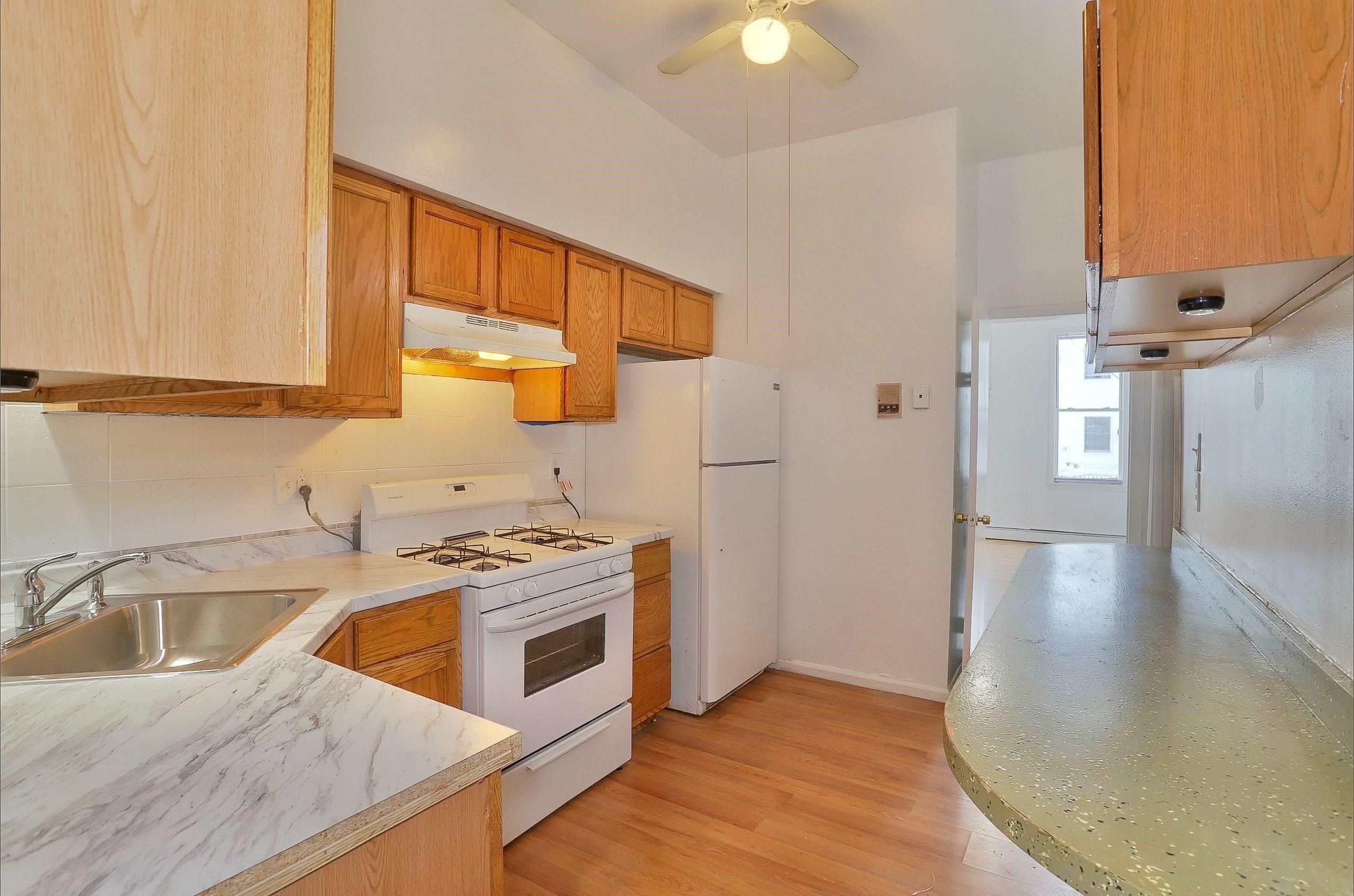 28 SPRUCE ST Unit: 2L