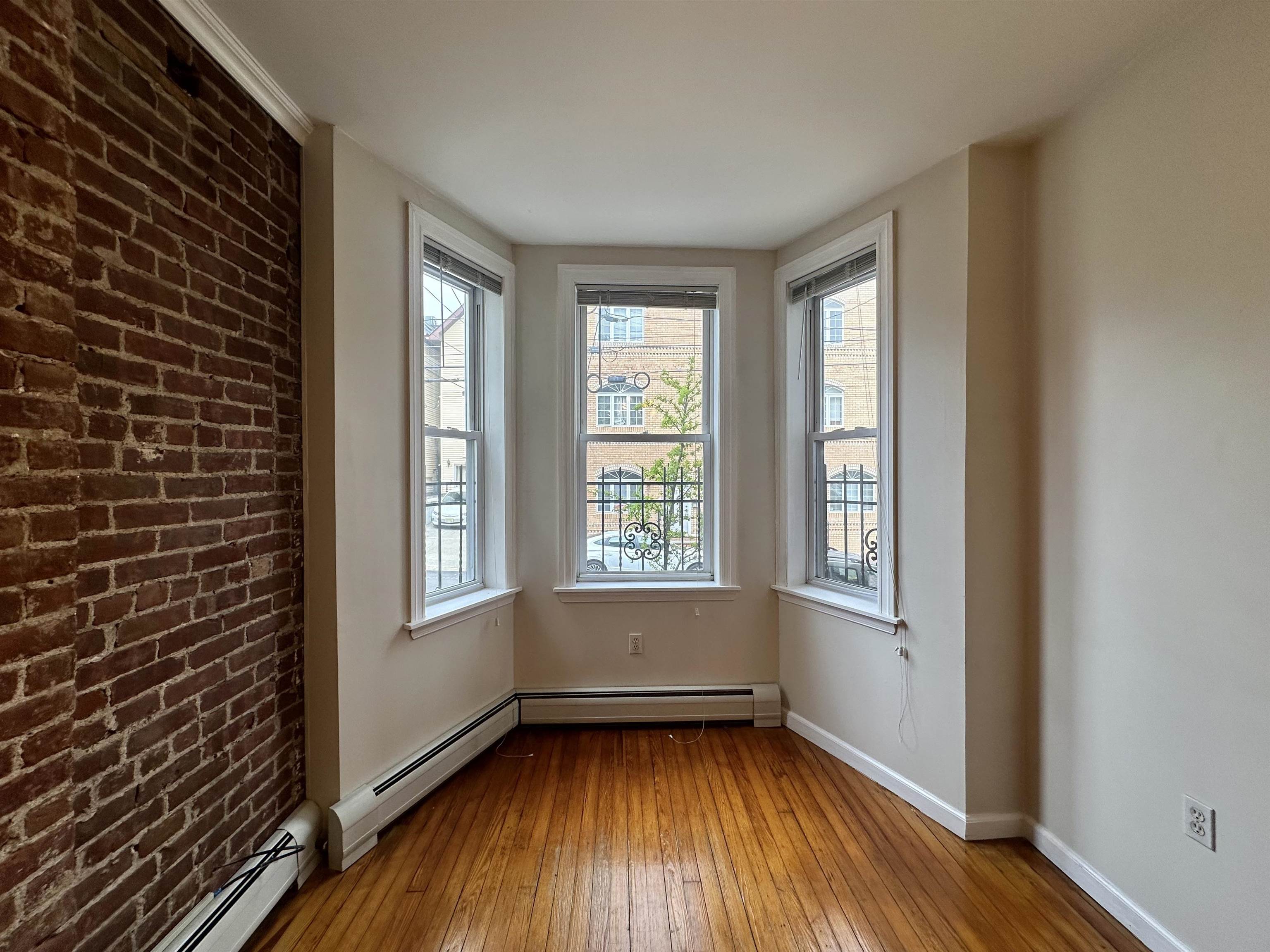 203 OGDEN AVE