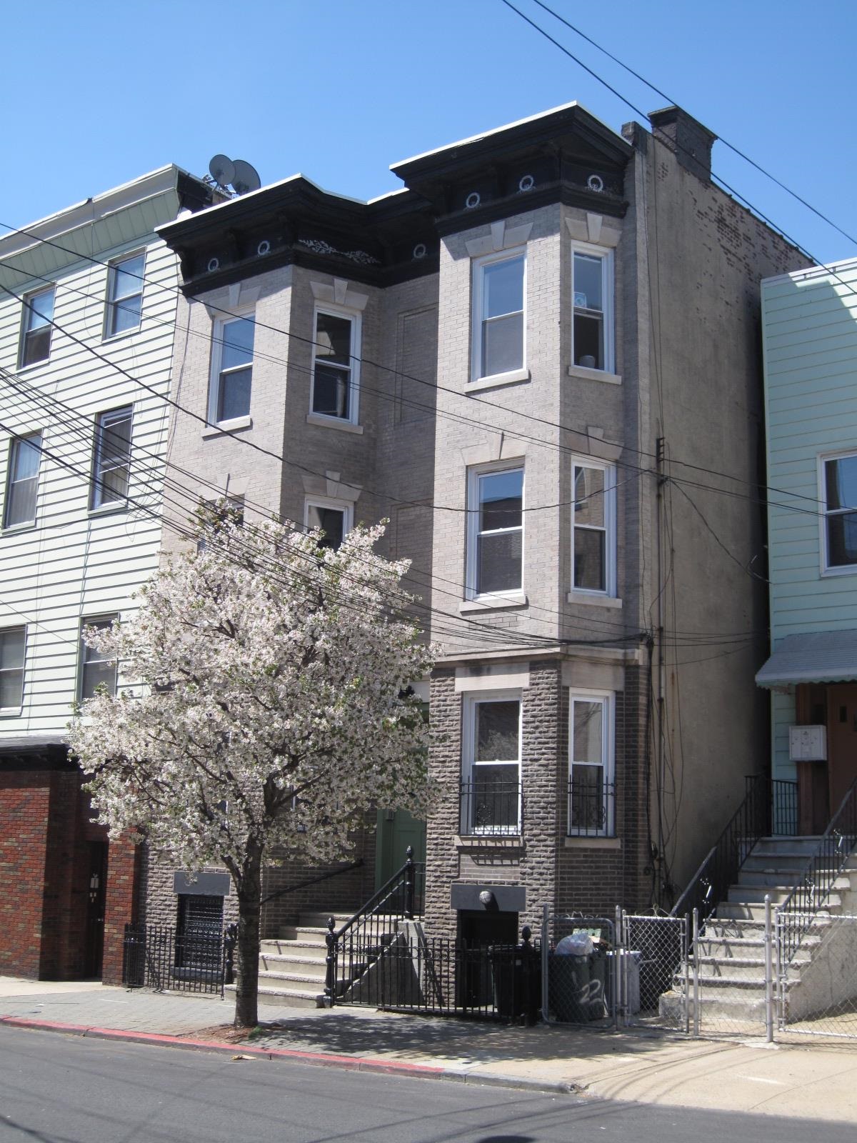 203 OGDEN AVE