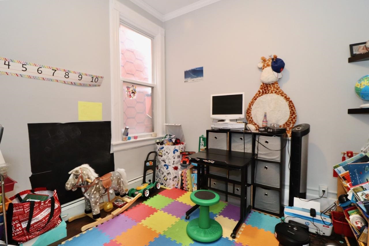 19 GRAHAM ST Unit: 2