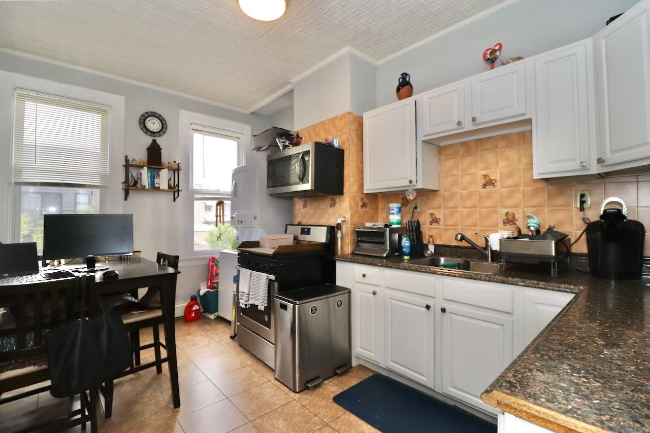 19 GRAHAM ST Unit: 2