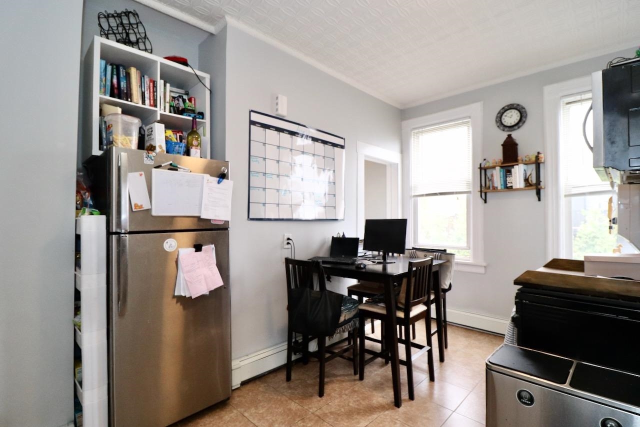 19 GRAHAM ST Unit: 2