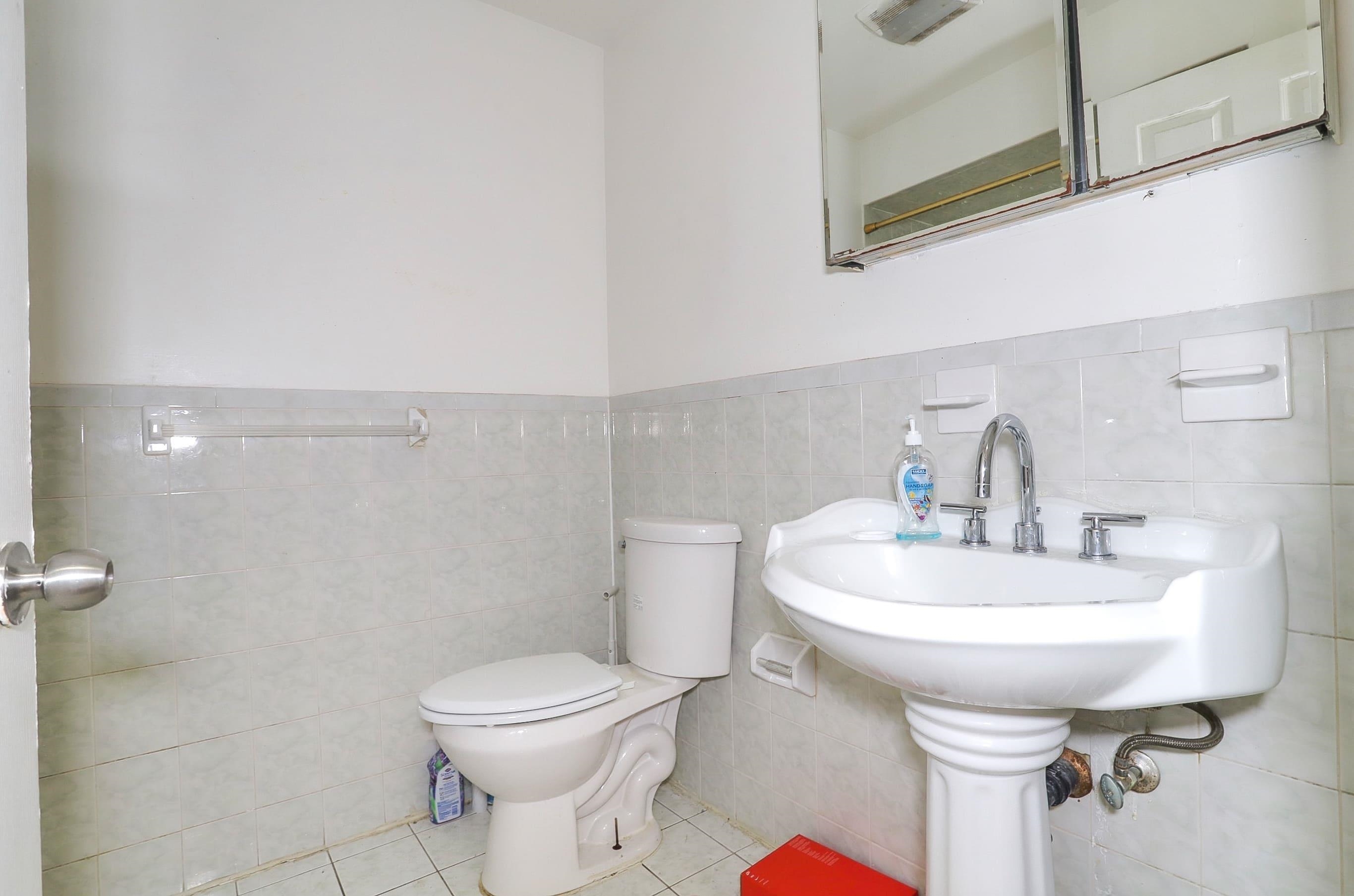 63 HOBSON ST