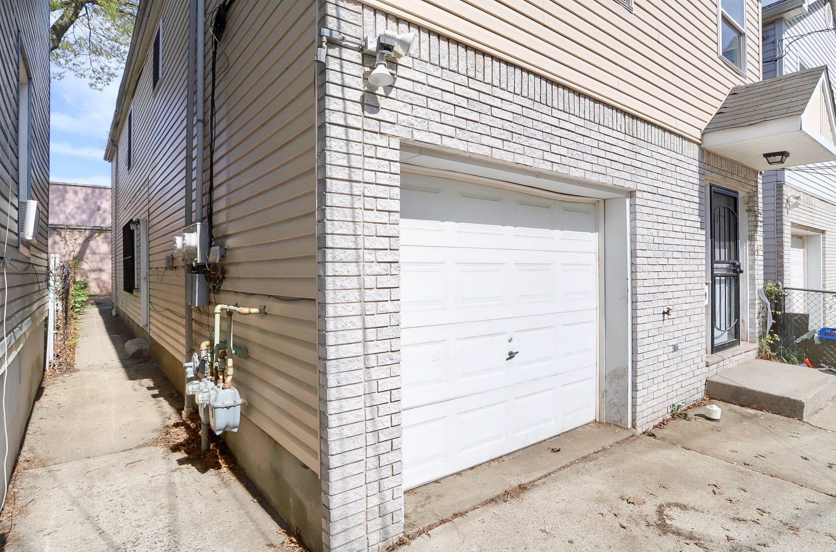 63 HOBSON ST