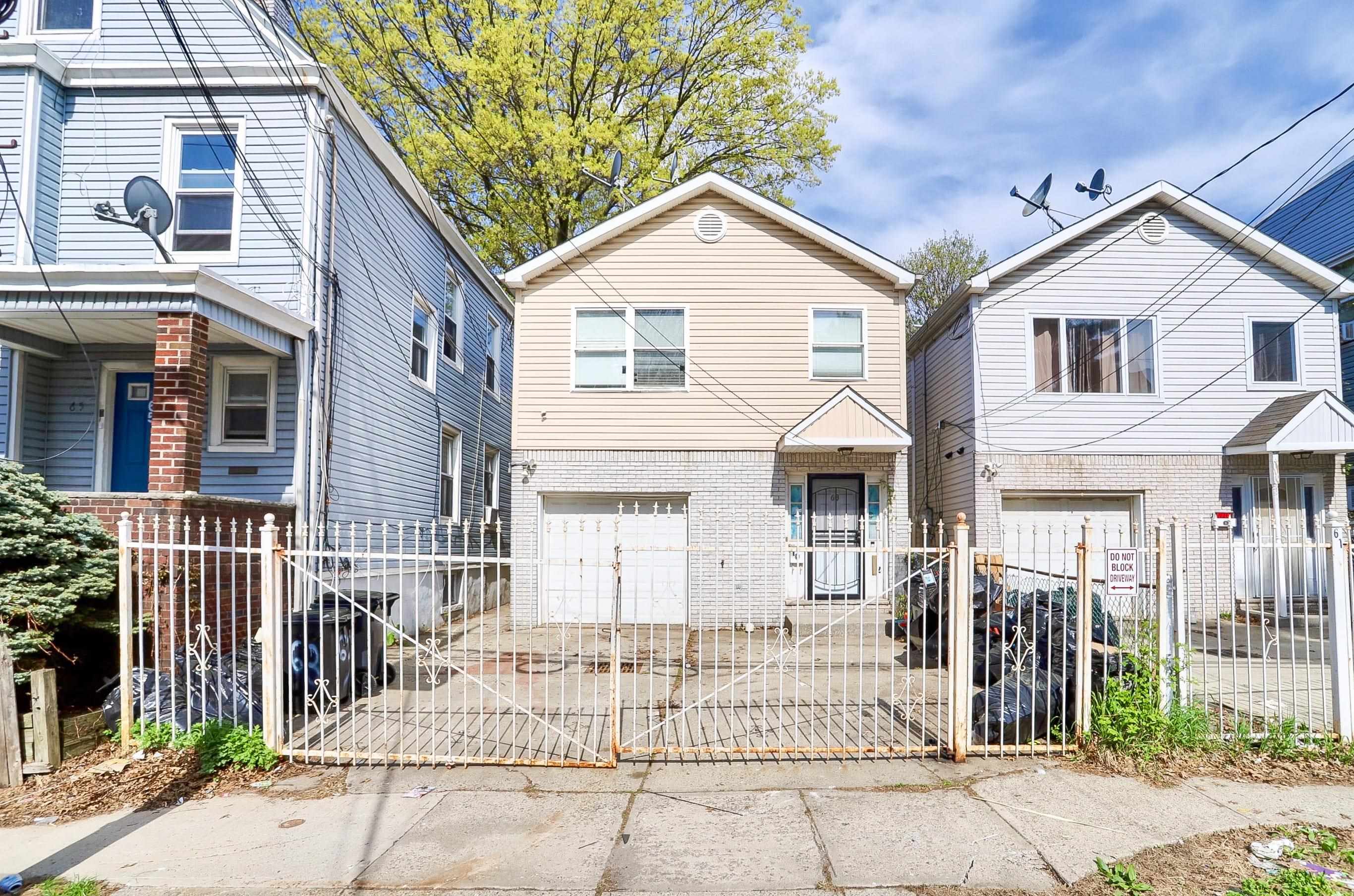 63 HOBSON ST