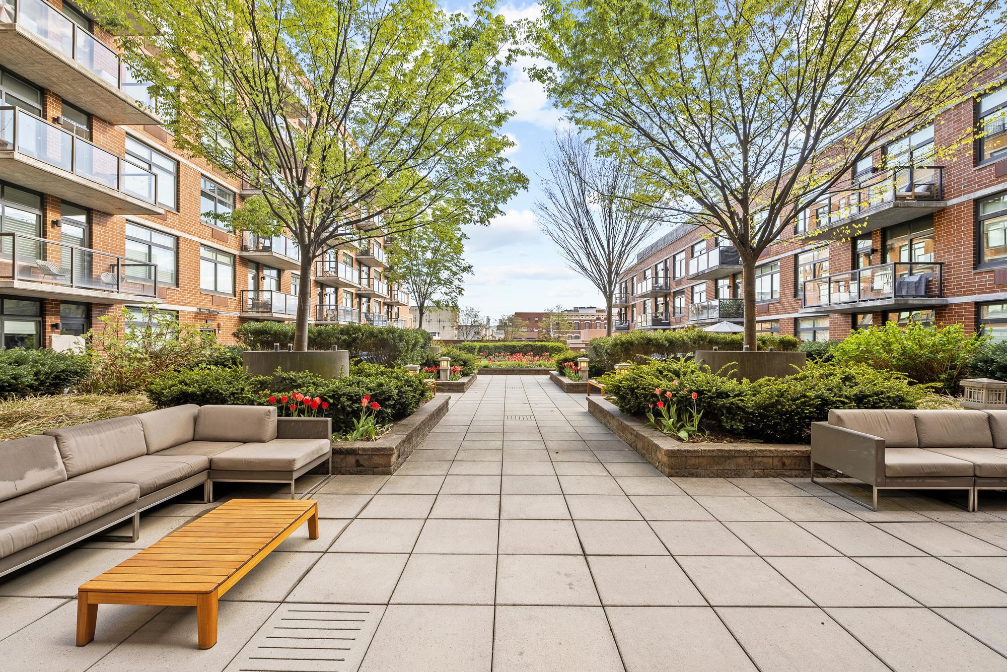 1400 HUDSON ST Unit: 707