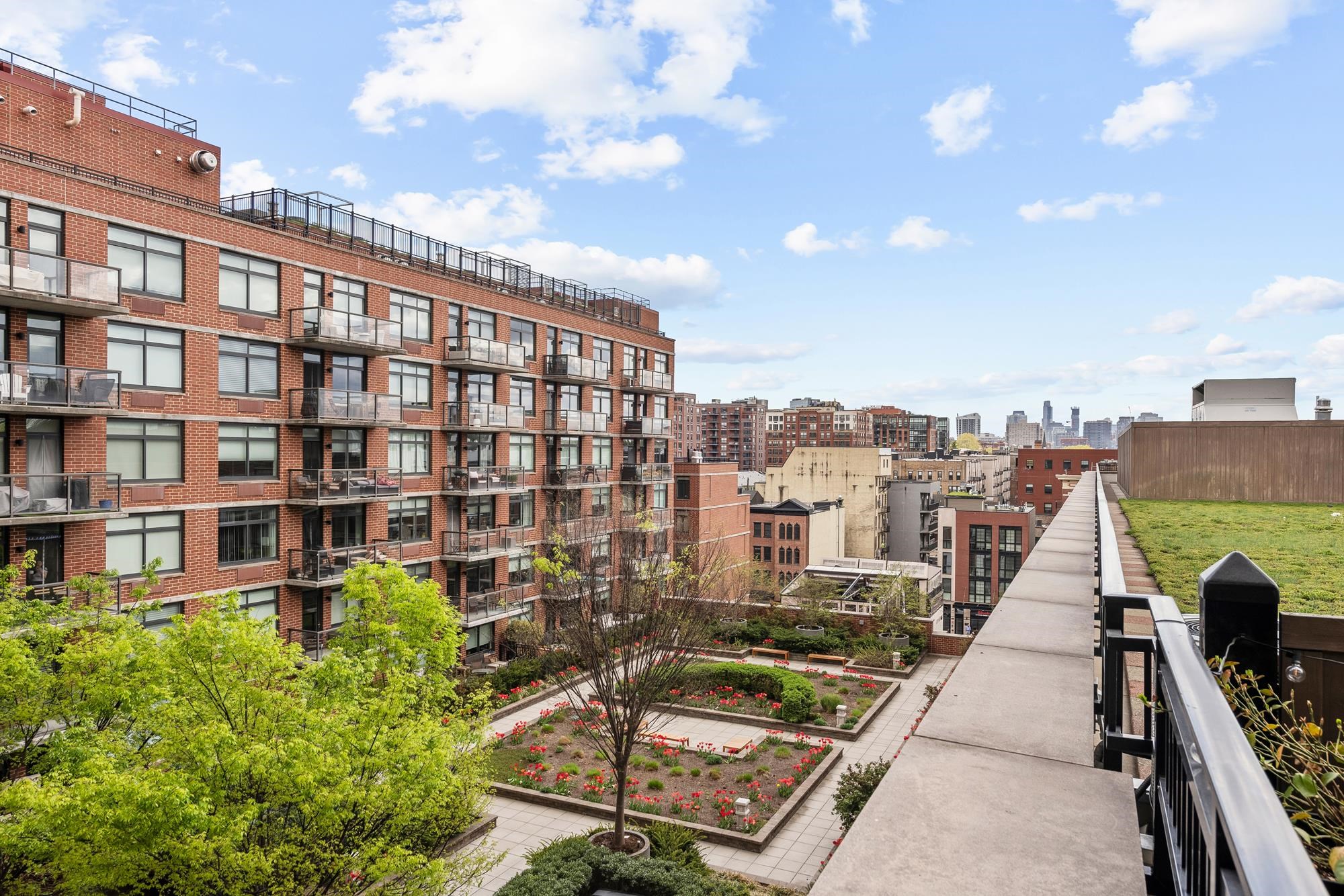 1400 HUDSON ST Unit: 707