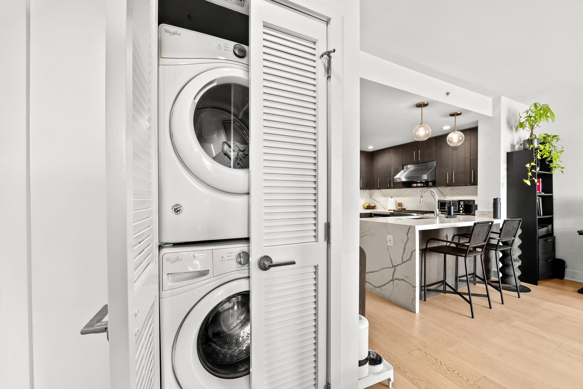 1400 HUDSON ST Unit: 707