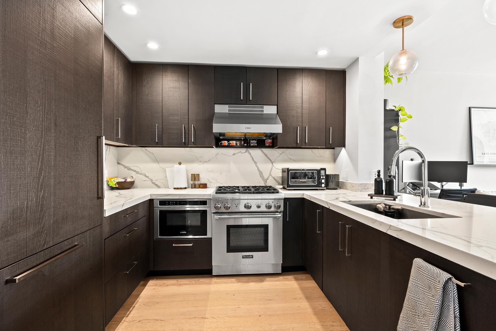 1400 HUDSON ST Unit: 707