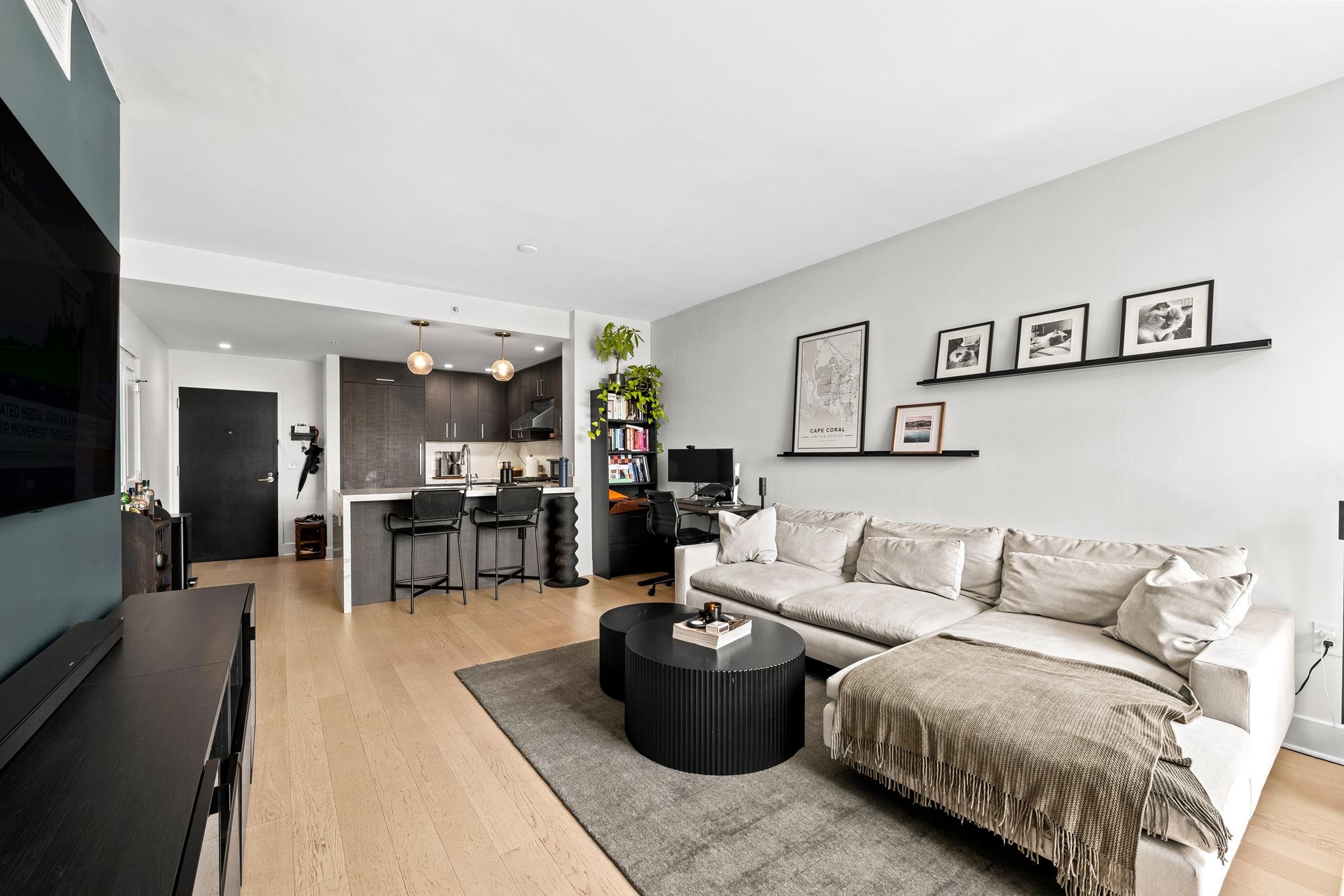 1400 HUDSON ST Unit: 707