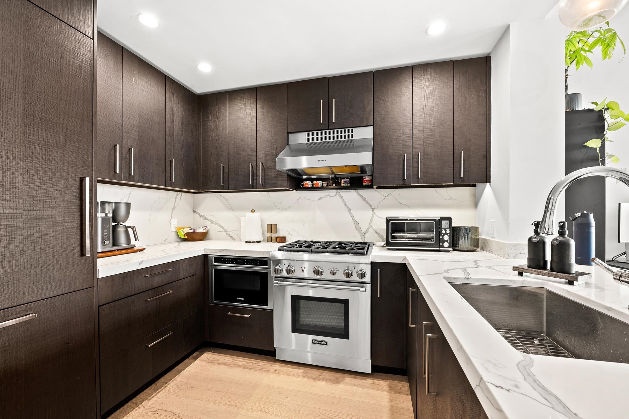 1400 HUDSON ST Unit: 707