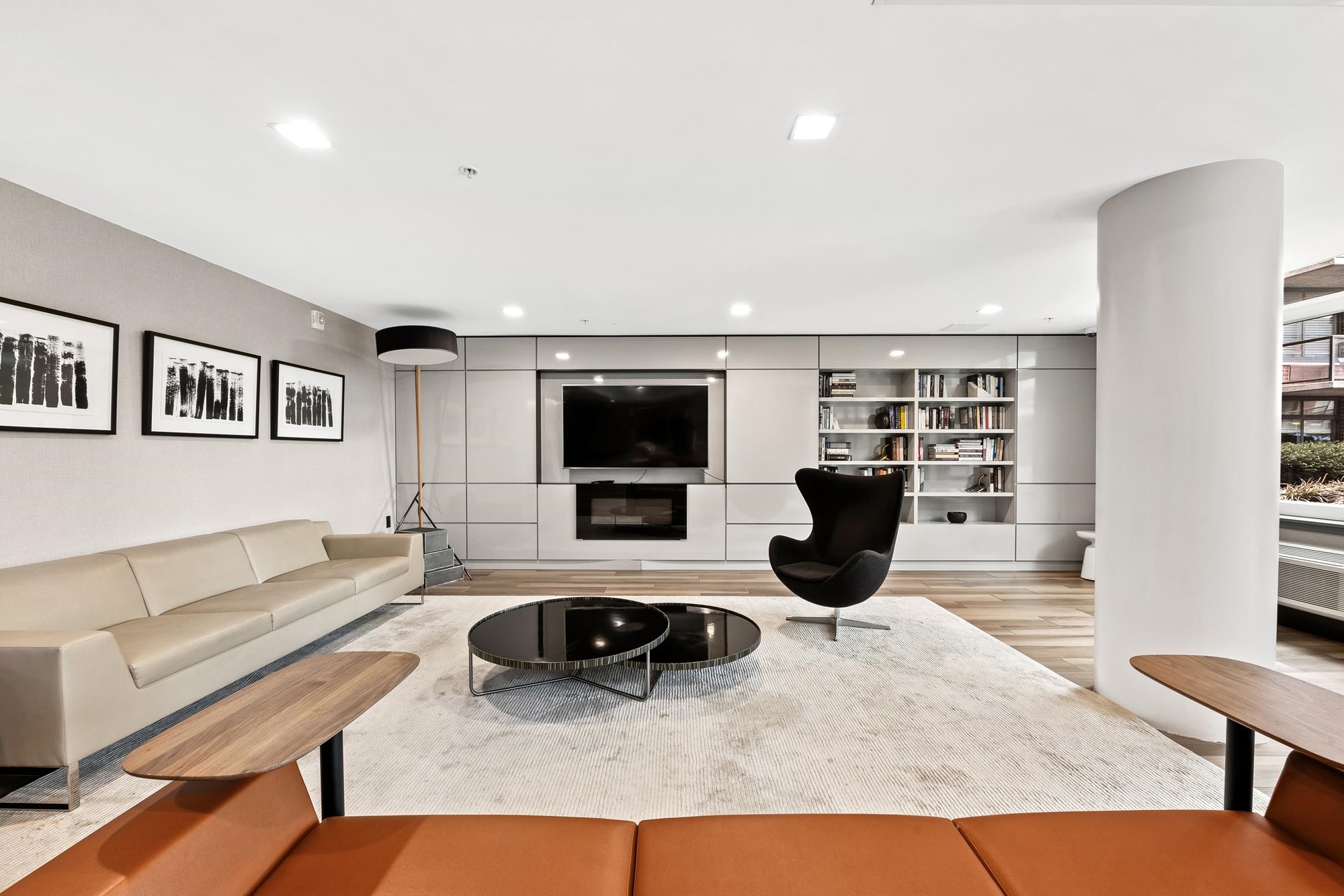 1400 HUDSON ST Unit: 707