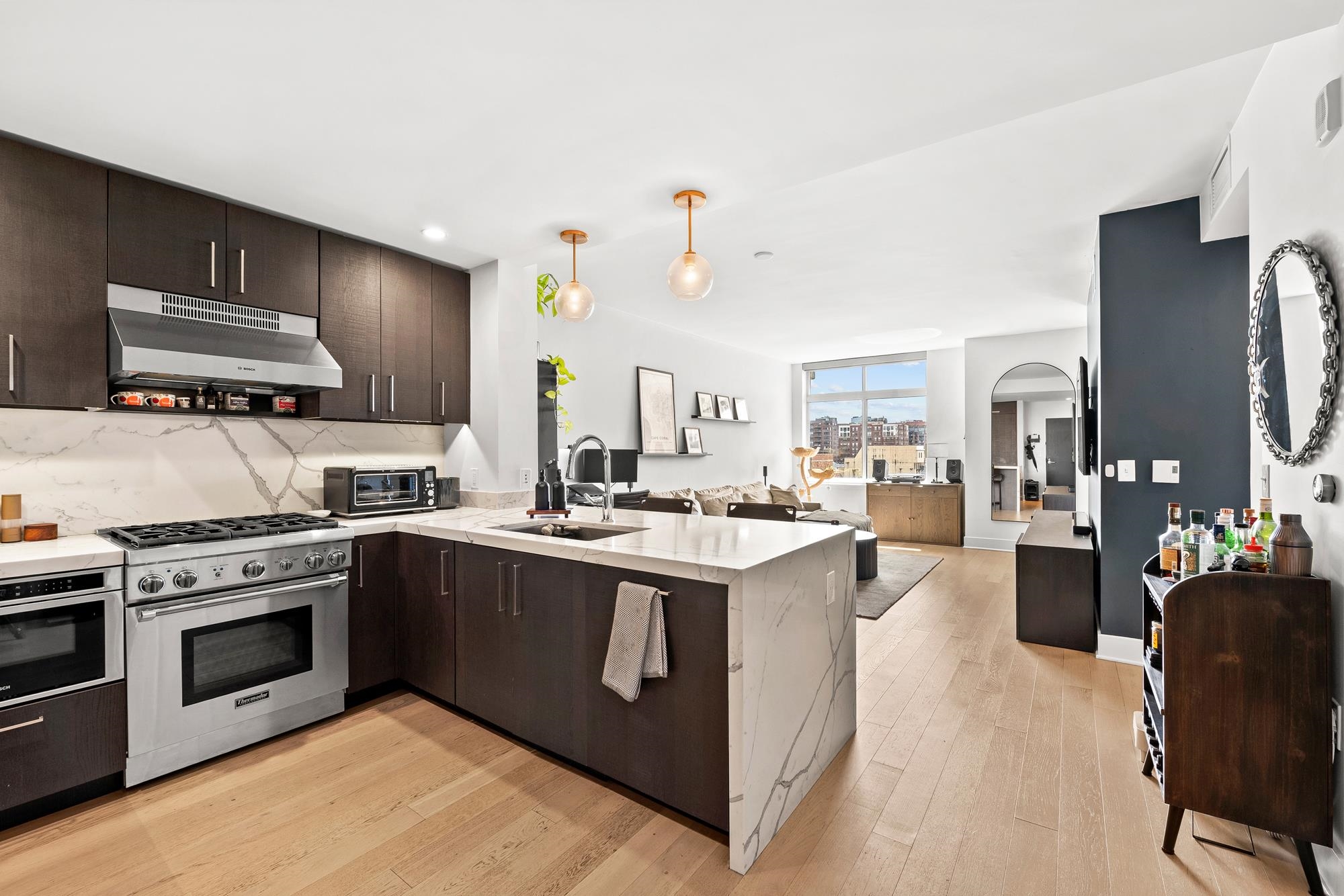 1400 HUDSON ST Unit: 707