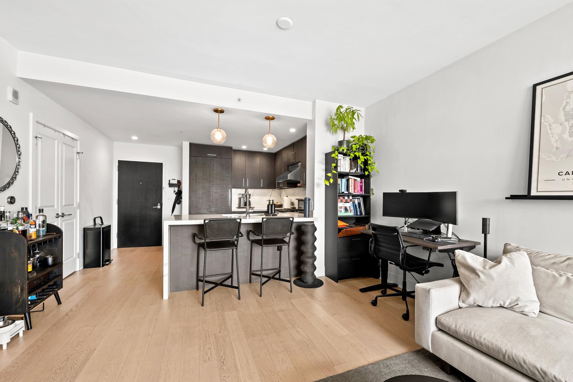 1400 HUDSON ST Unit: 707