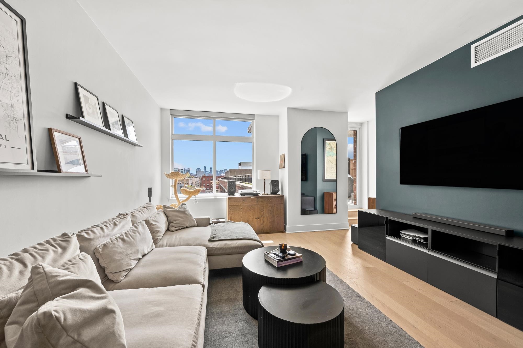 1400 HUDSON ST Unit: 707