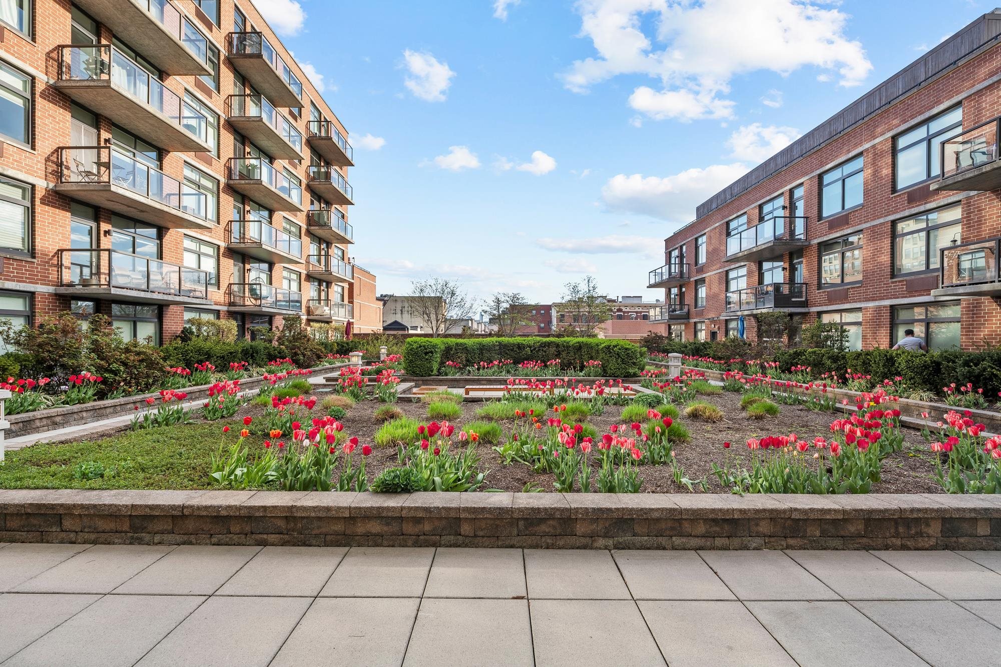 1400 HUDSON ST Unit: 707