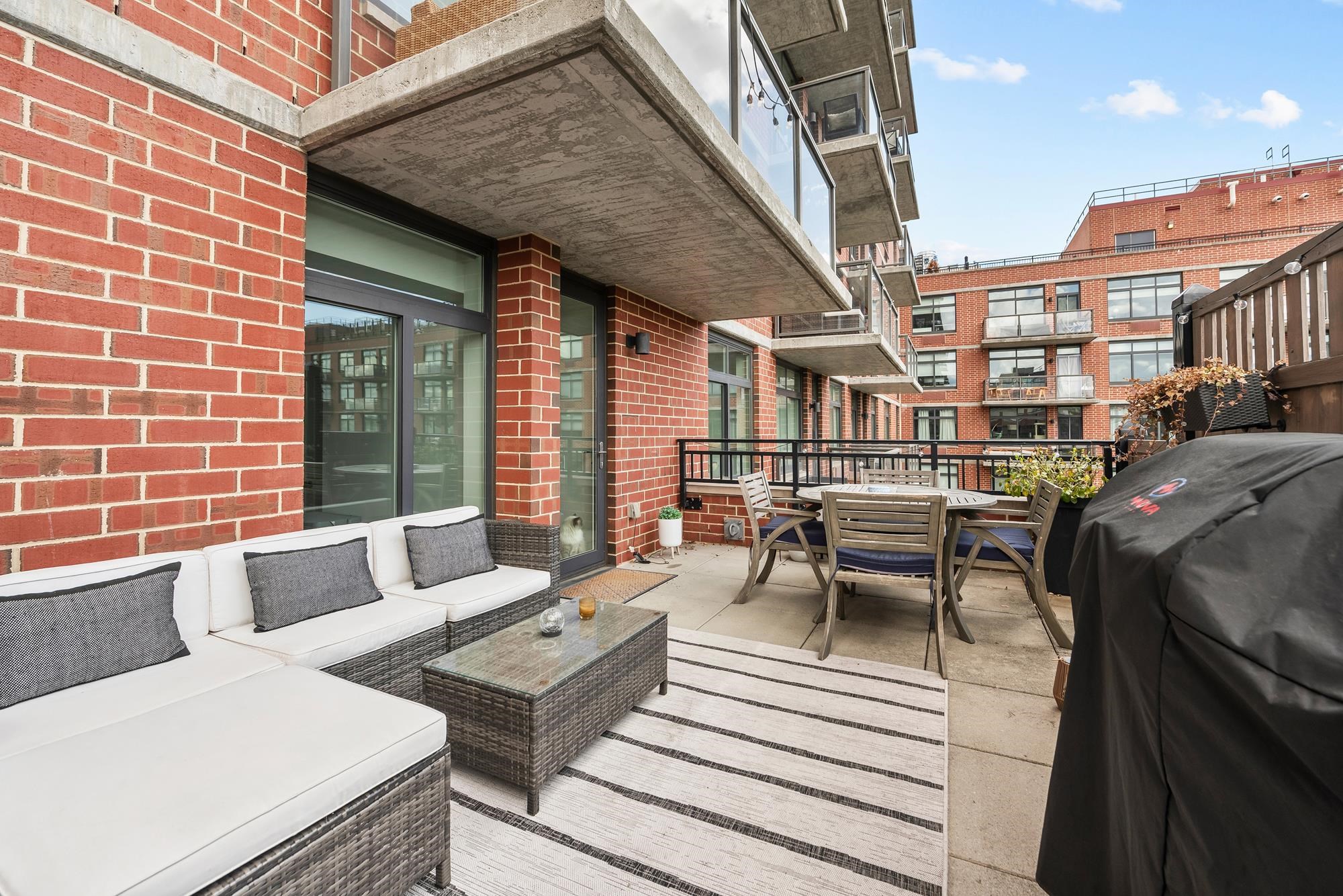 1400 HUDSON ST Unit: 707