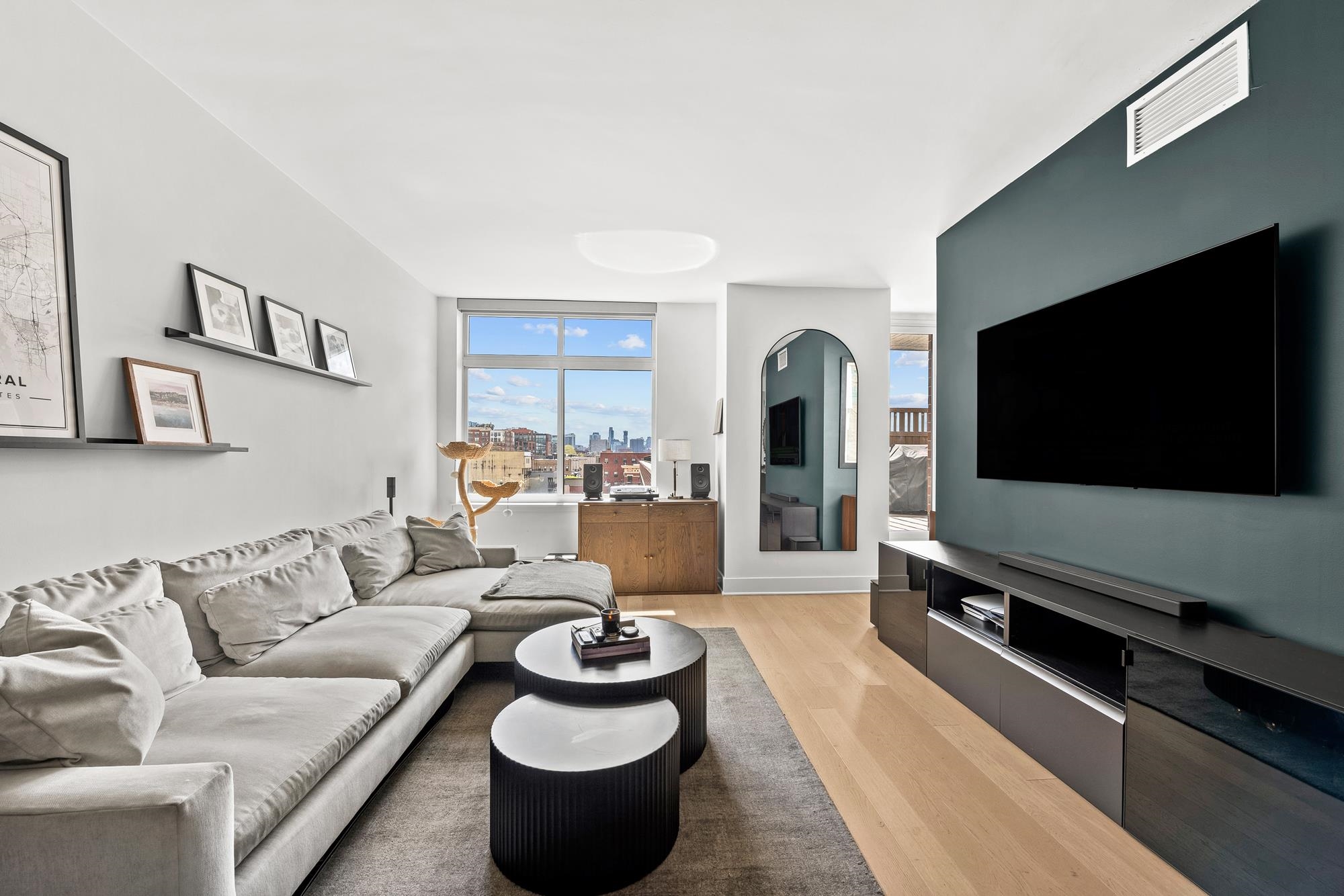 1400 HUDSON ST Unit: 707