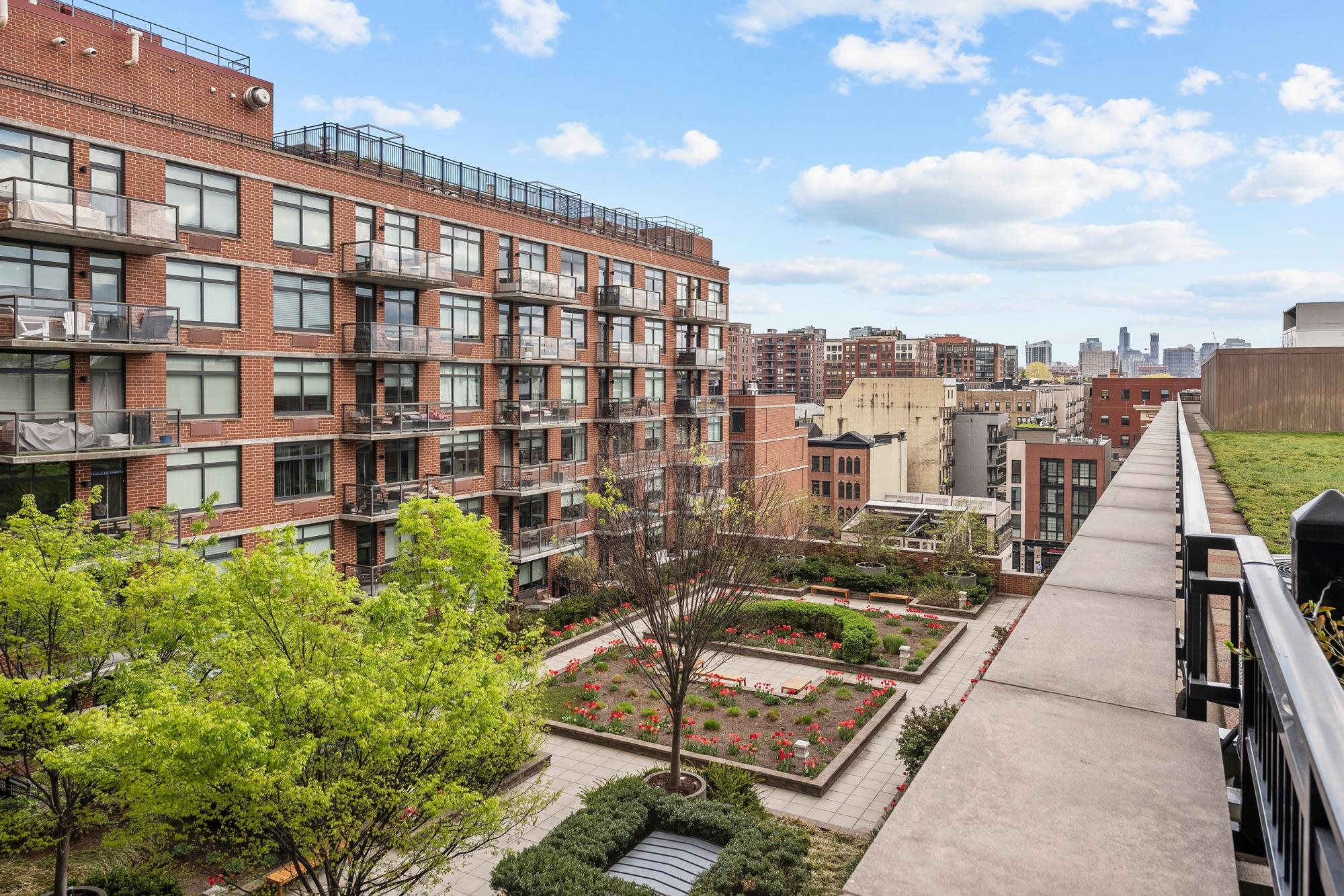1400 HUDSON ST Unit: 707