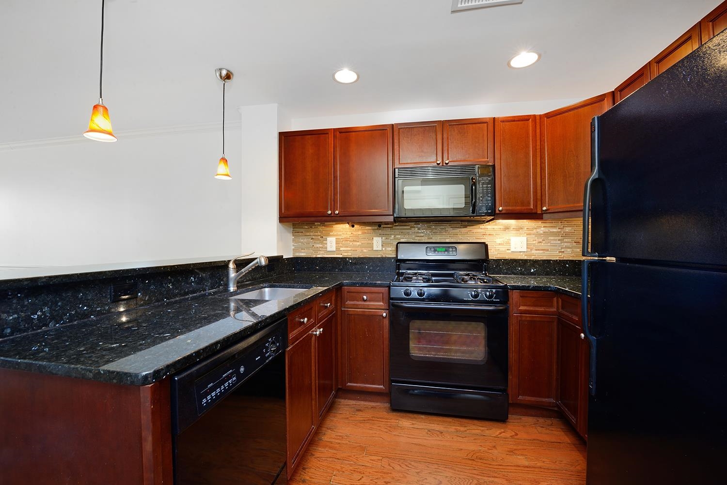 812 GRAND ST Unit: 514