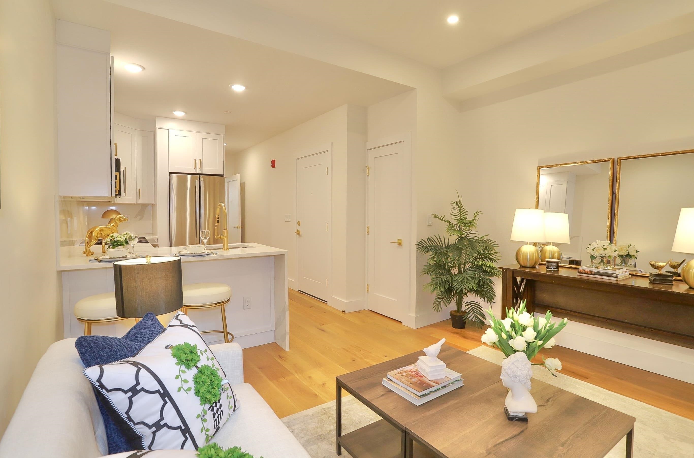 842 PARK AVE Unit: 101